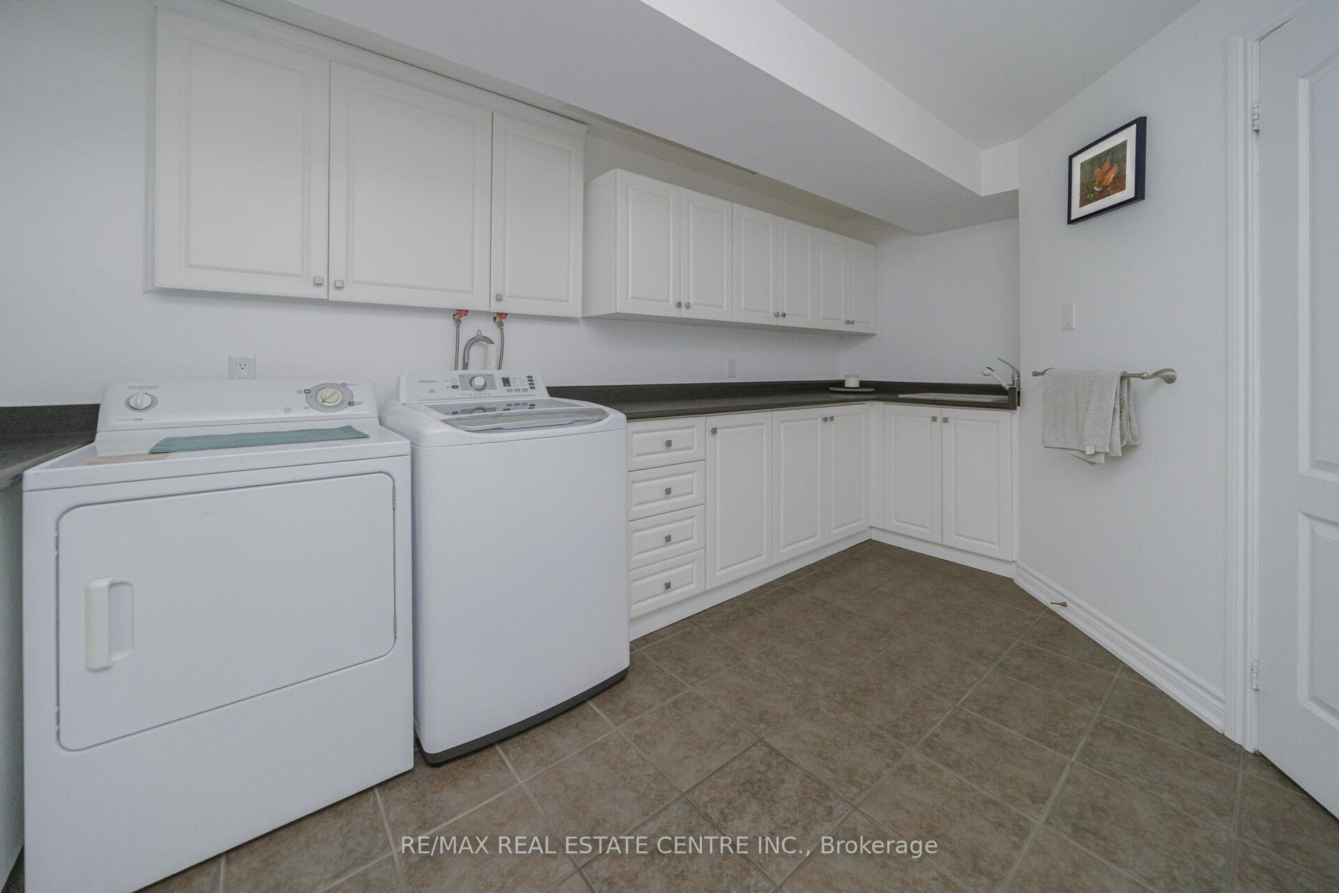 Photo 32 of 10 Eiffel Boulevard, Brampton, Vales of Castlemore North — HOMEH