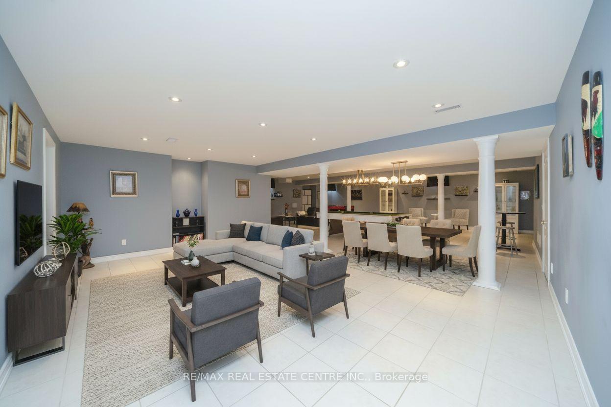 Photo 34 of 10 Eiffel Boulevard, Brampton, Vales of Castlemore North — HOMEH
