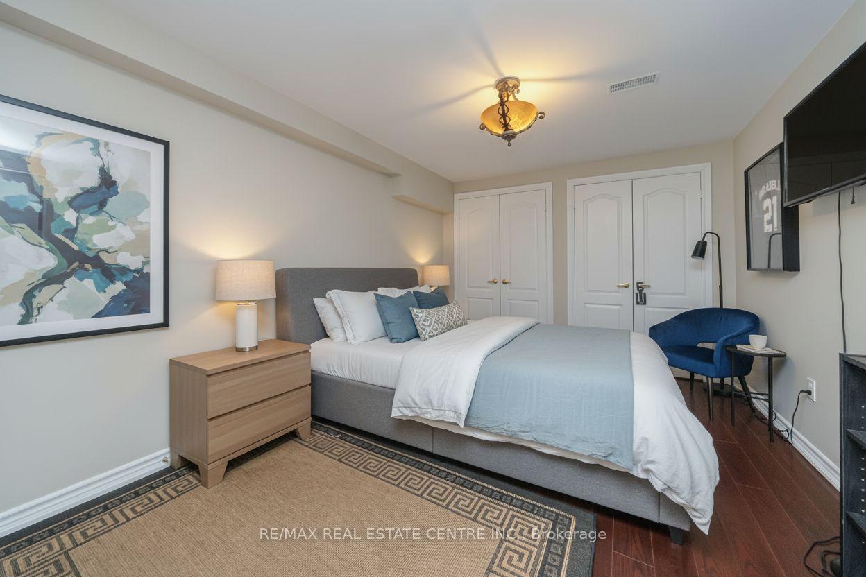 Photo 36 of 10 Eiffel Boulevard, Brampton, Vales of Castlemore North — HOMEH