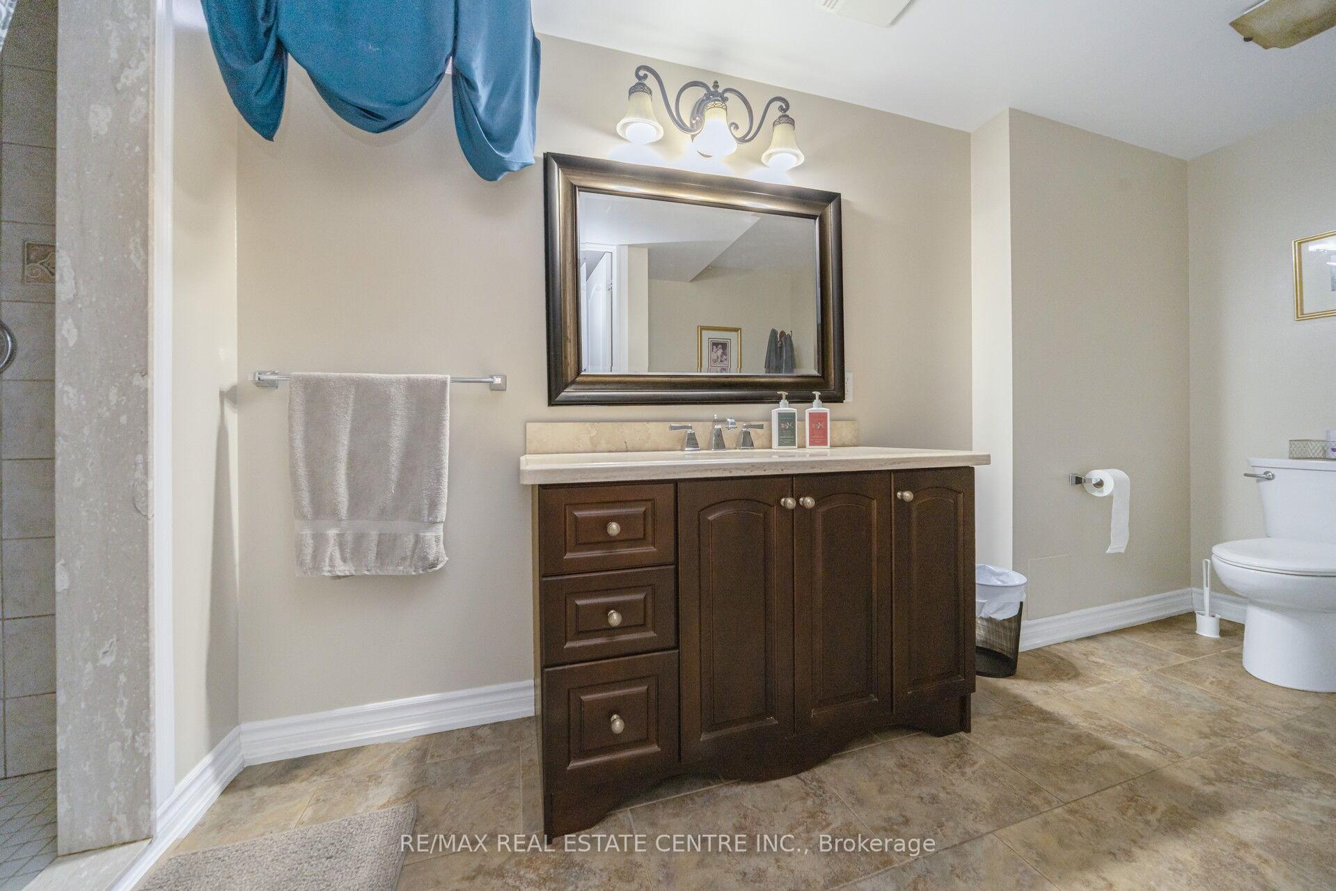 Photo 38 of 10 Eiffel Boulevard, Brampton, Vales of Castlemore North — HOMEH