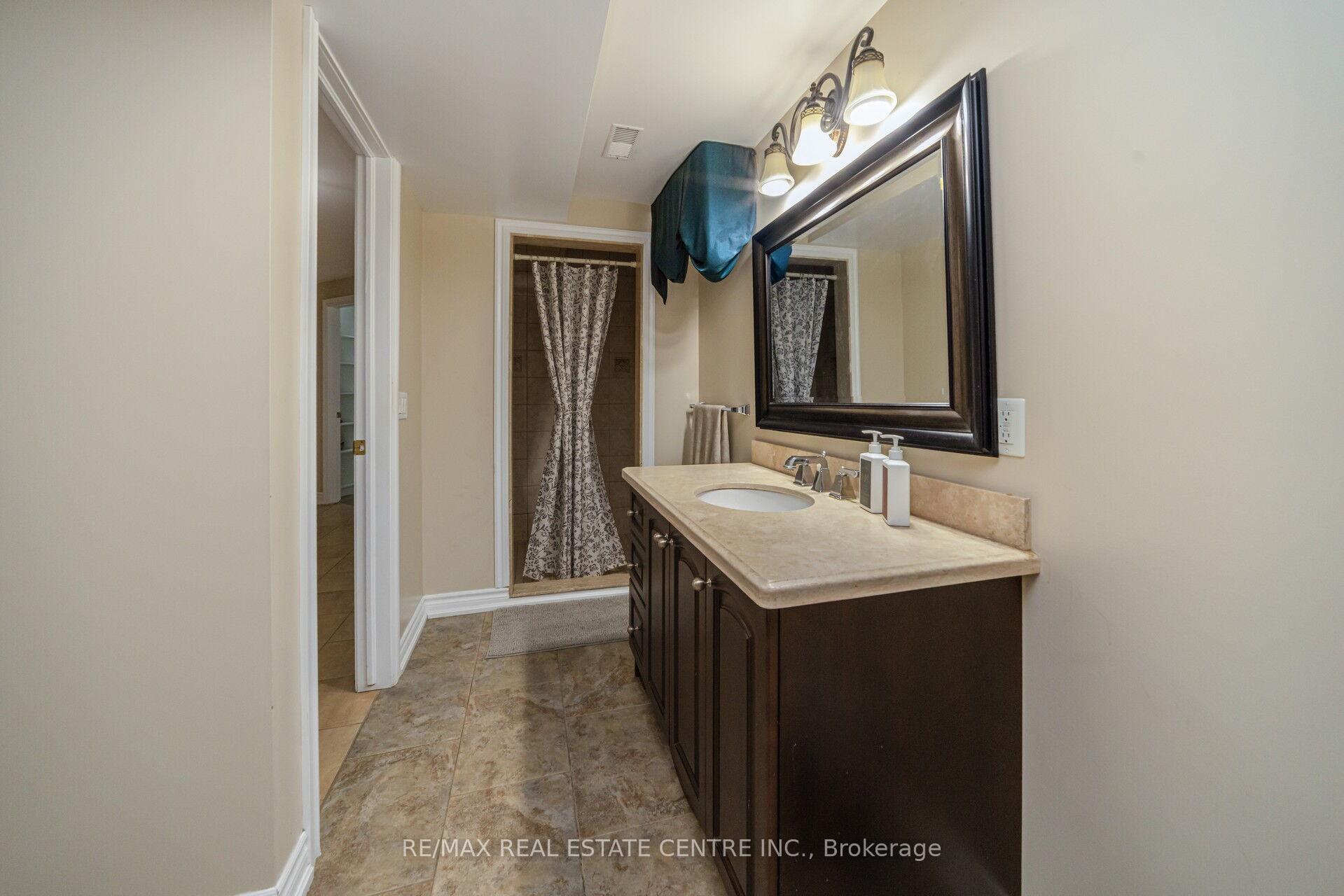 Photo 40 of 10 Eiffel Boulevard, Brampton, Vales of Castlemore North — HOMEH