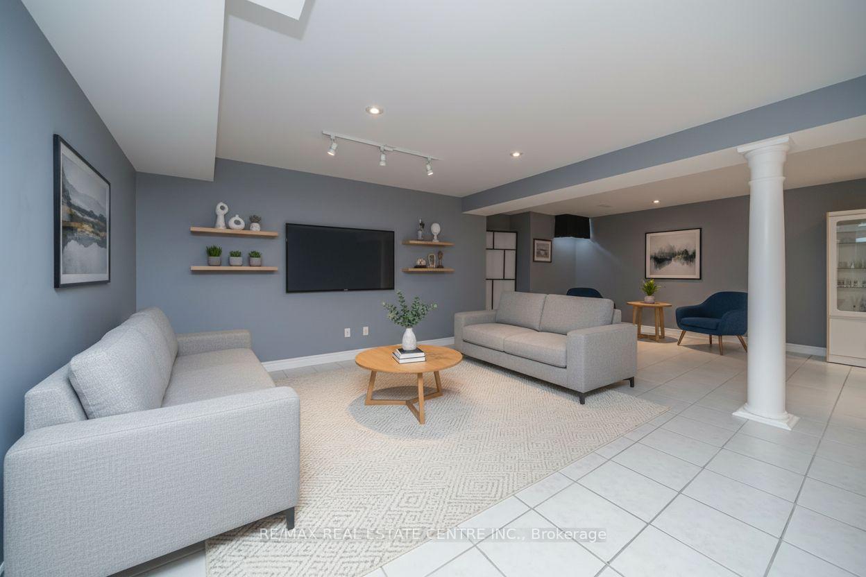 Photo 43 of 10 Eiffel Boulevard, Brampton, Vales of Castlemore North — HOMEH
