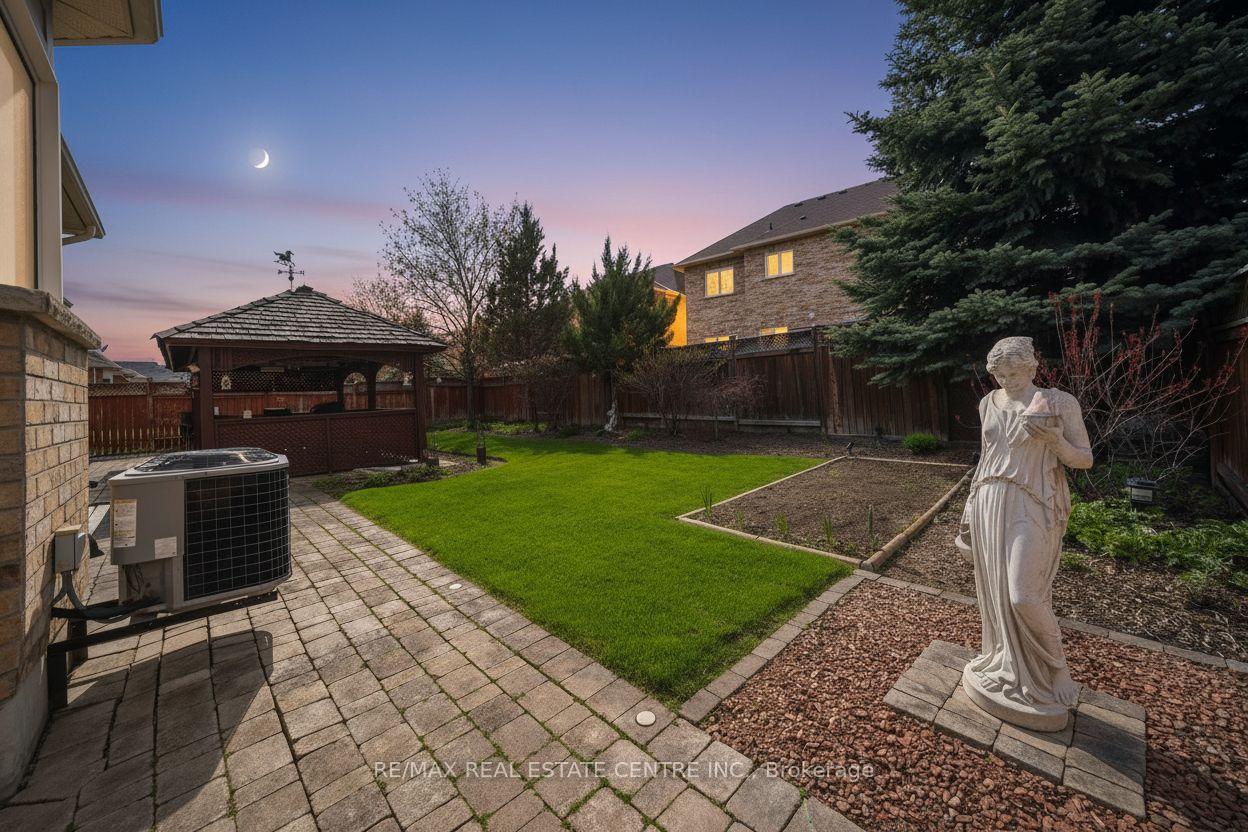 Photo 44 of 10 Eiffel Boulevard, Brampton, Vales of Castlemore North — HOMEH
