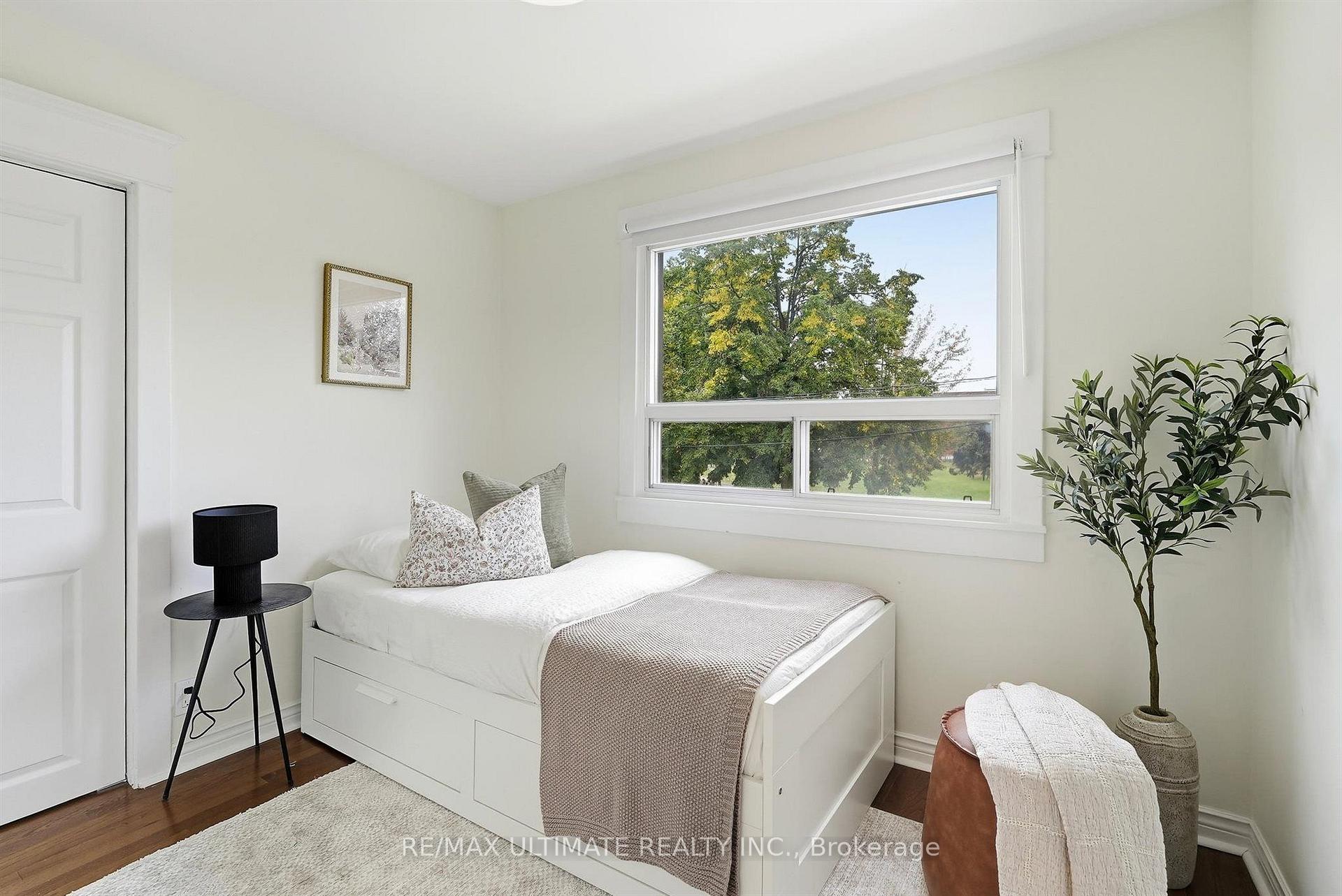 Photo 15 of 90 Rowntree Avenue, Toronto, Weston-Pellam Park — HOMEH