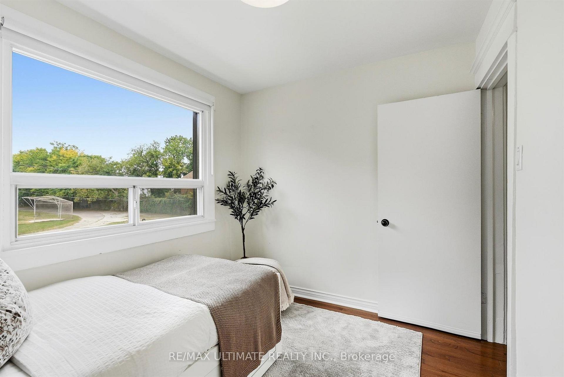 Photo 16 of 90 Rowntree Avenue, Toronto, Weston-Pellam Park — HOMEH
