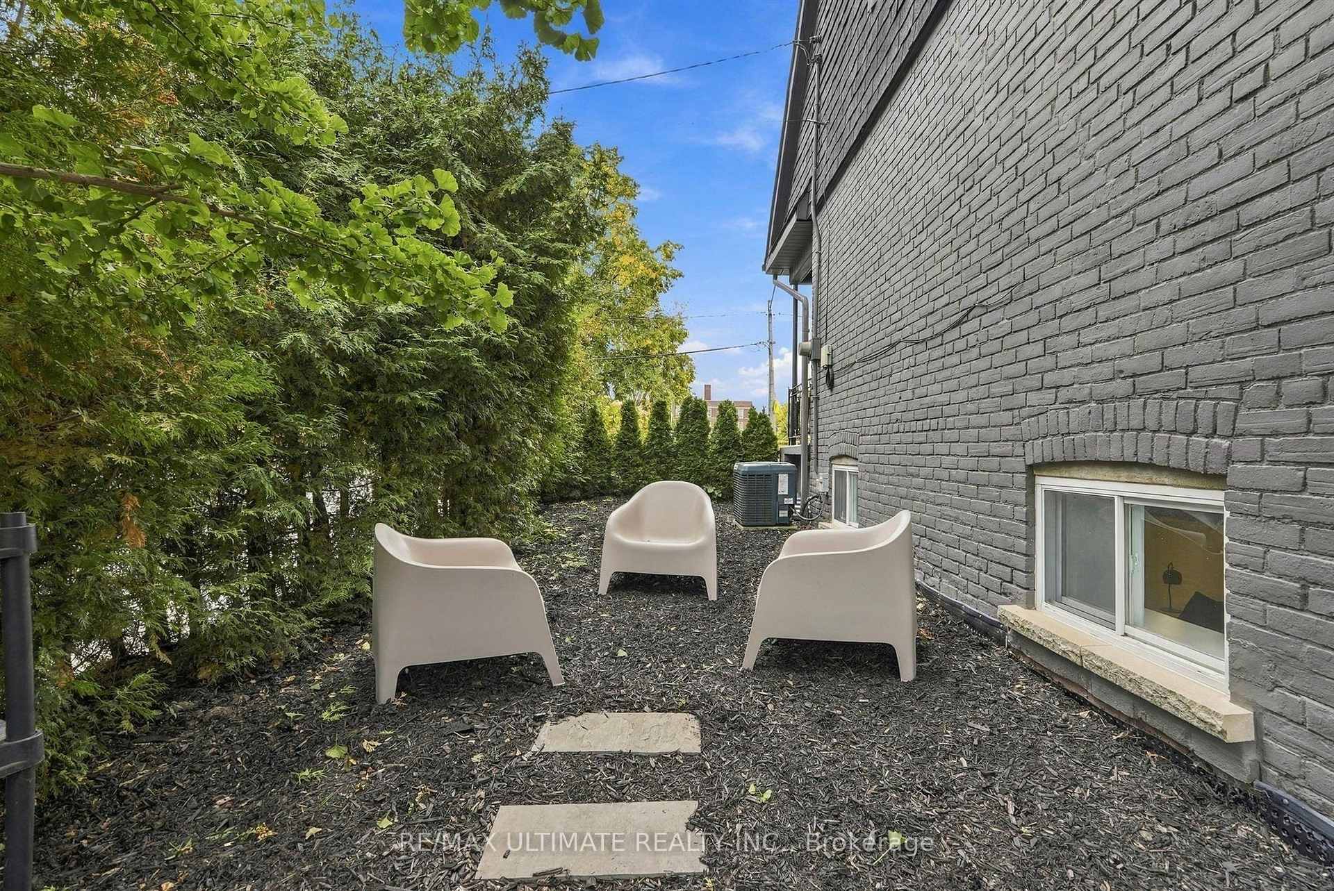 Photo 39 of 90 Rowntree Avenue, Toronto, Weston-Pellam Park — HOMEH