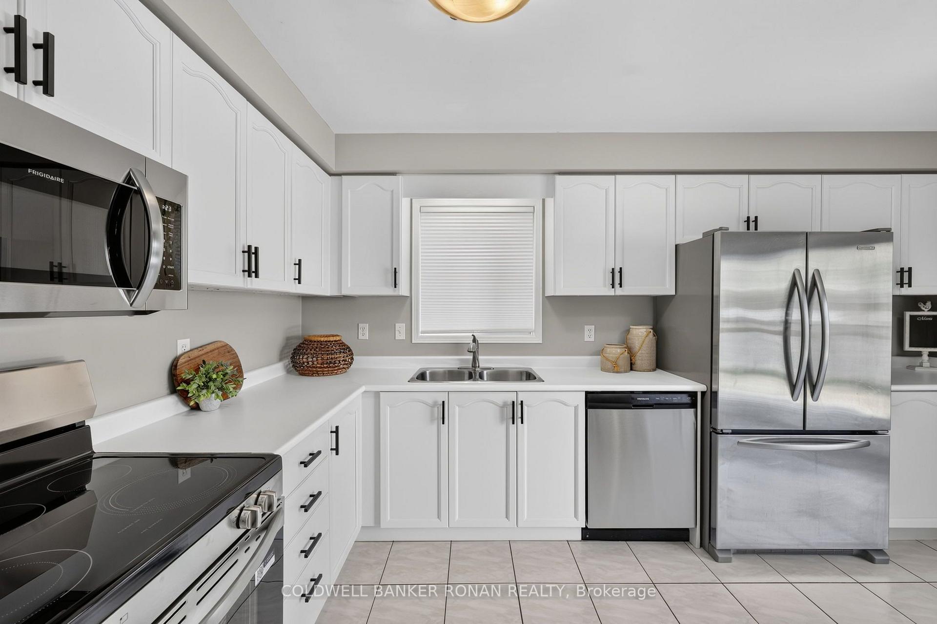 Photo 7 of 61 Darling Crescent, New Tecumseth, Alliston — HOMEH