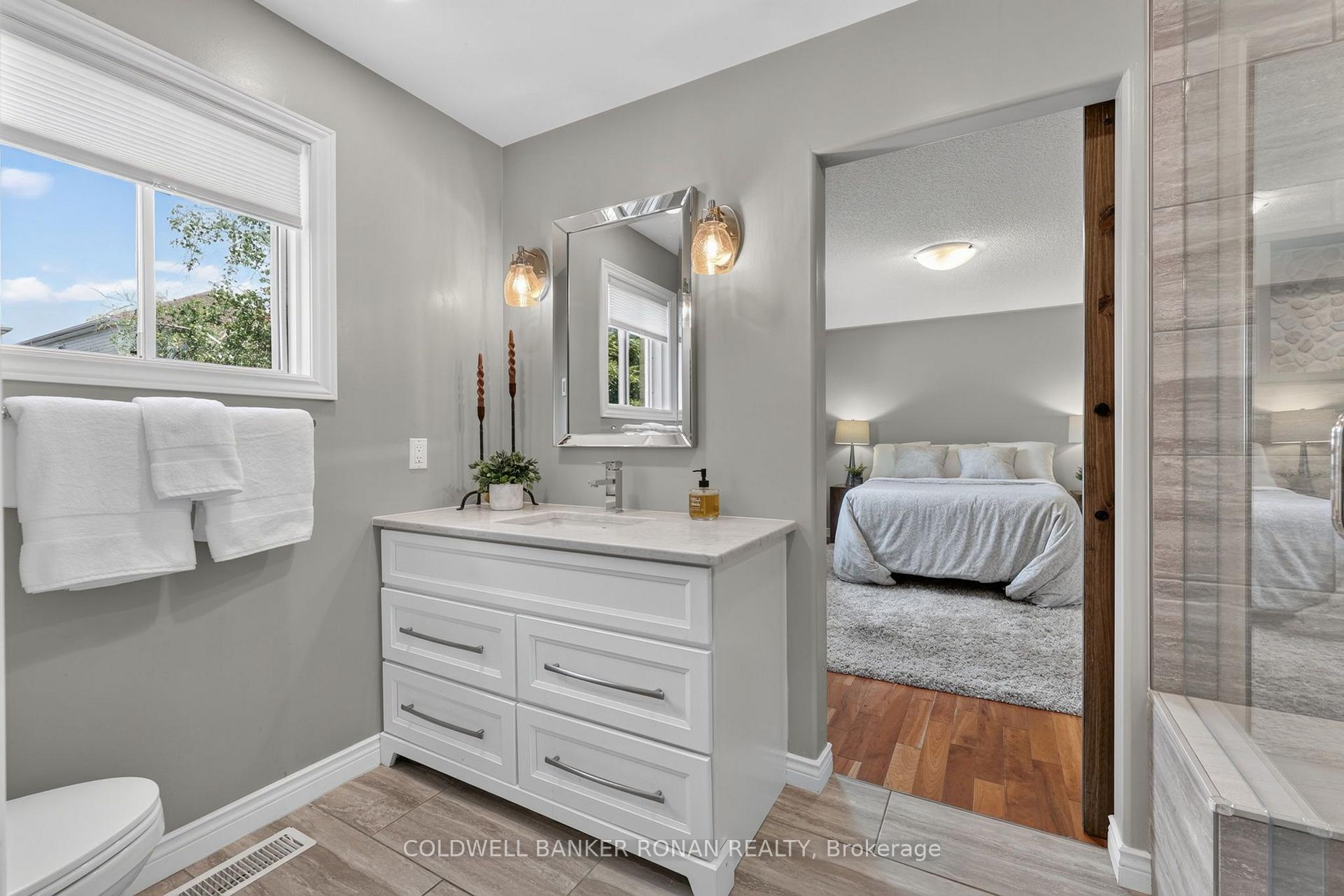 Photo 15 of 61 Darling Crescent, New Tecumseth, Alliston — HOMEH