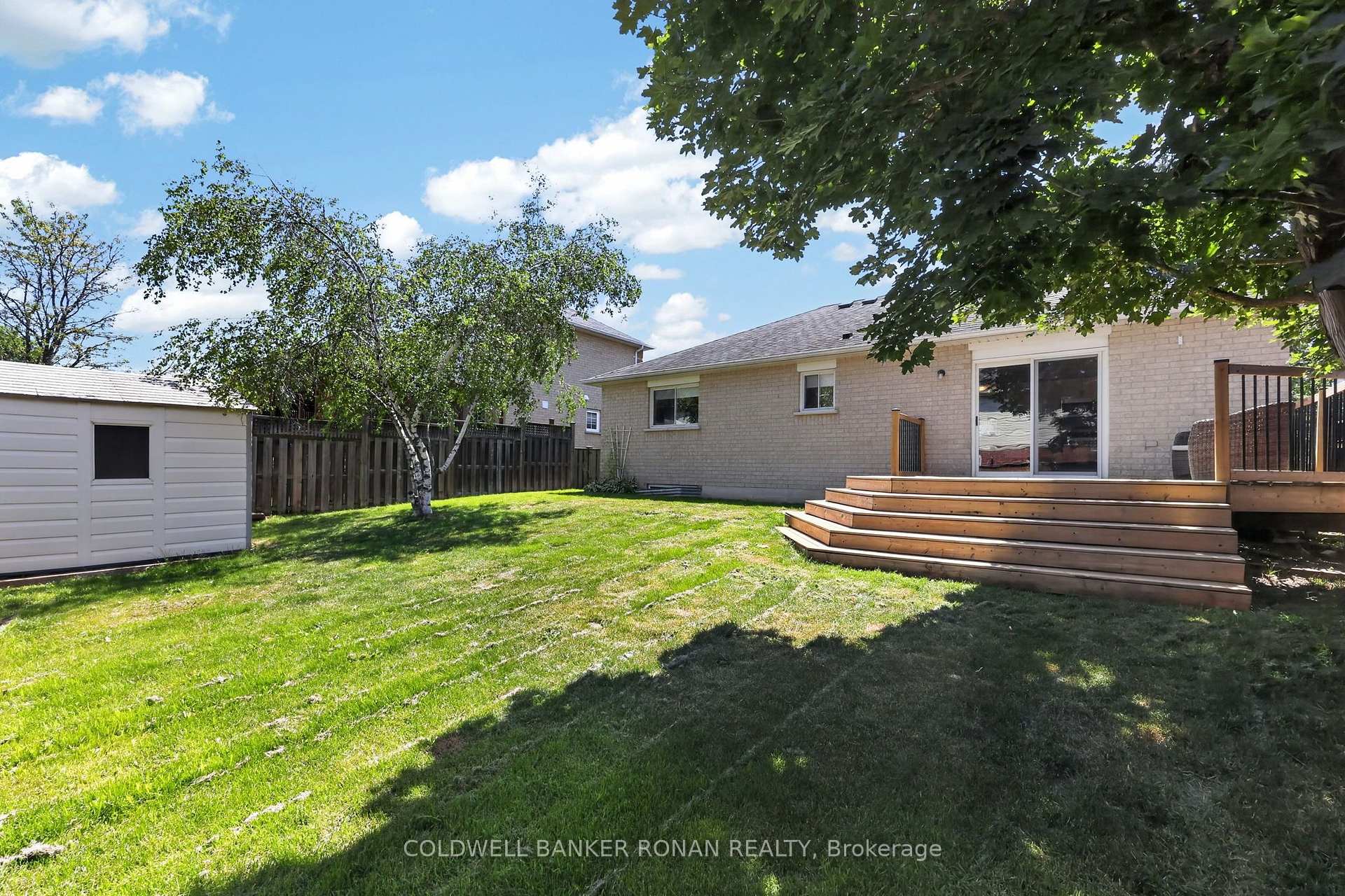 Photo 33 of 61 Darling Crescent, New Tecumseth, Alliston — HOMEH