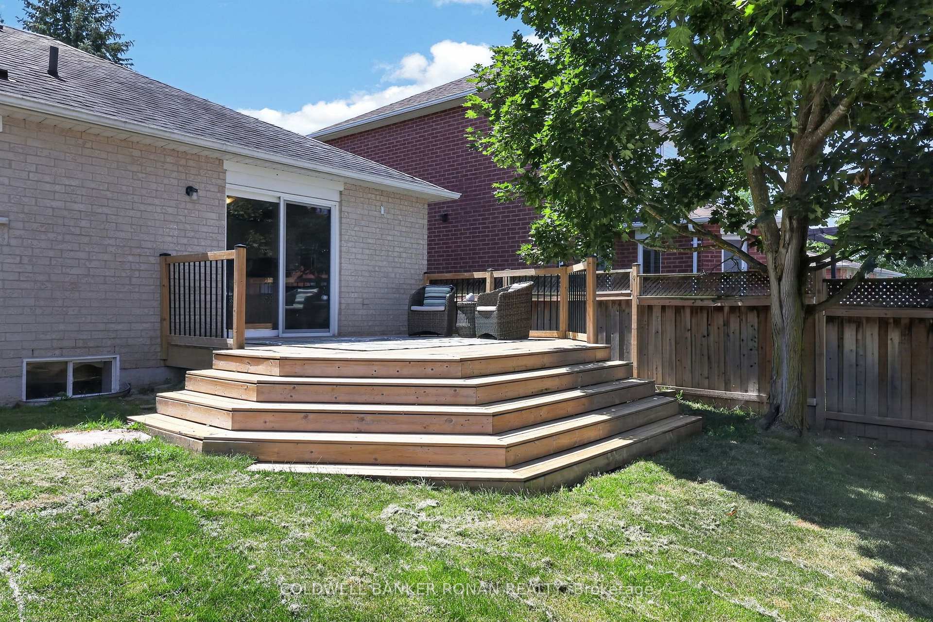 Photo 36 of 61 Darling Crescent, New Tecumseth, Alliston — HOMEH