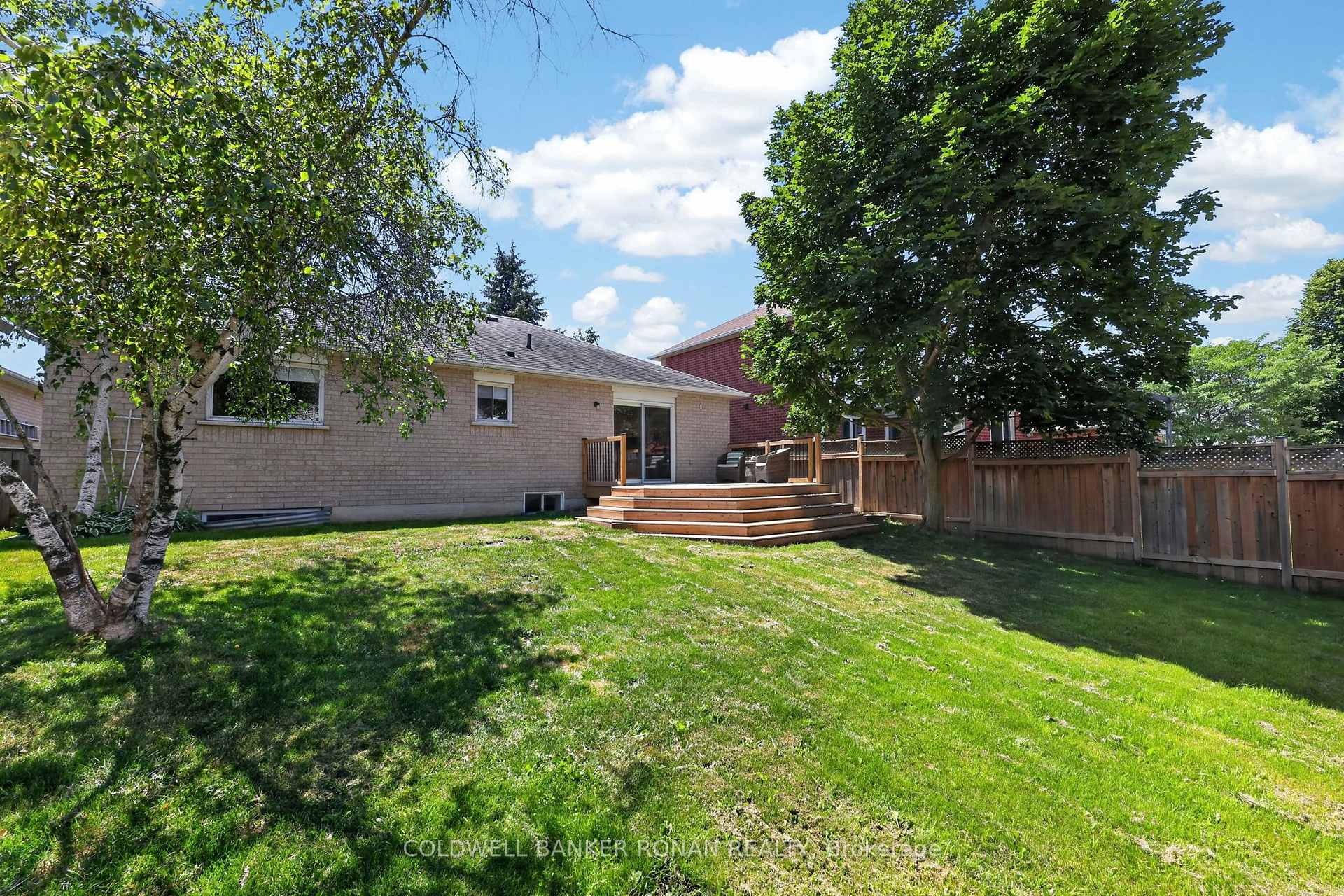 Photo 38 of 61 Darling Crescent, New Tecumseth, Alliston — HOMEH