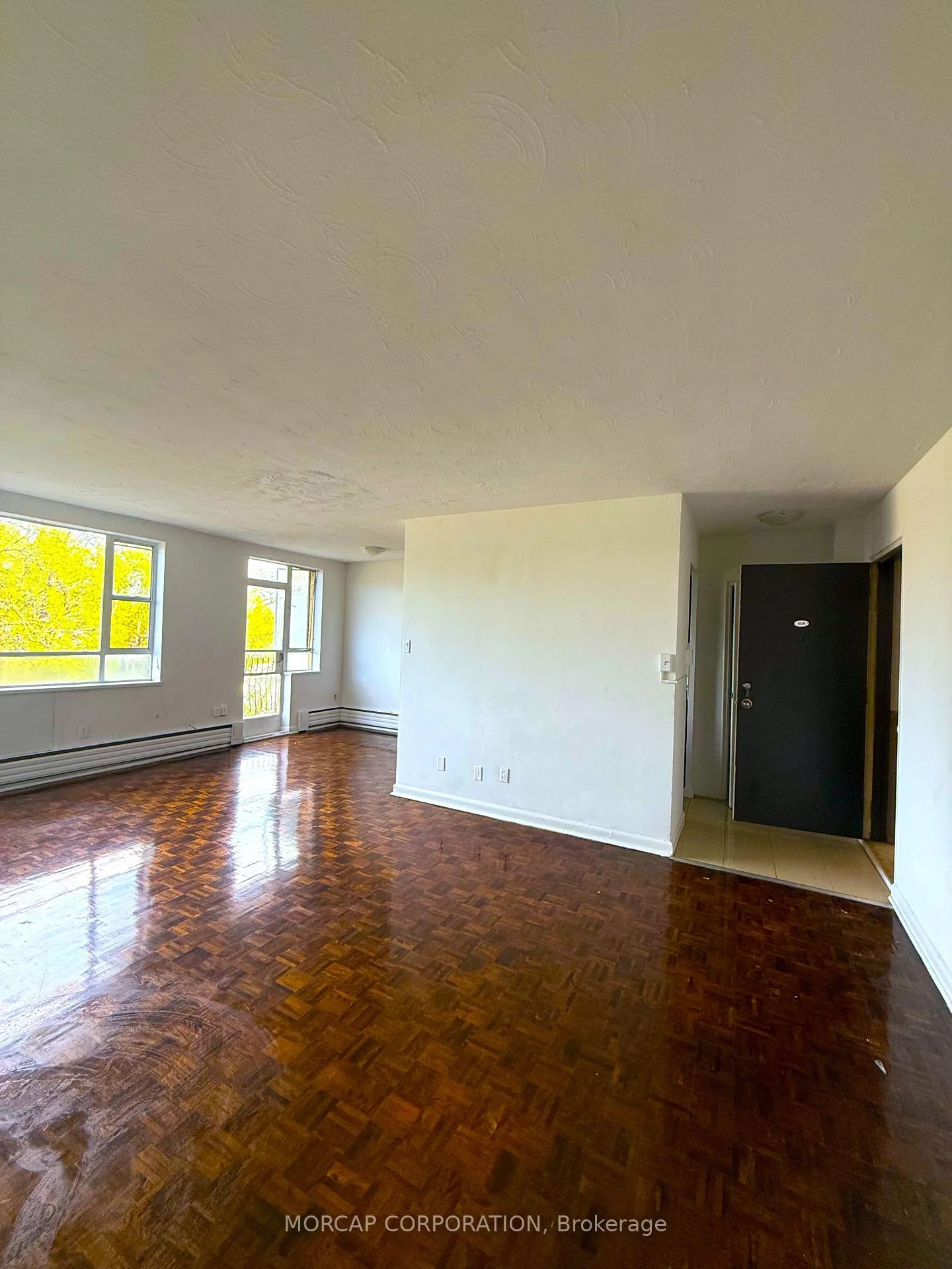 Photo 2 of Unit 508, 2895 Bathurst Street, Toronto, Bedford Park-Nortown — HOMEH