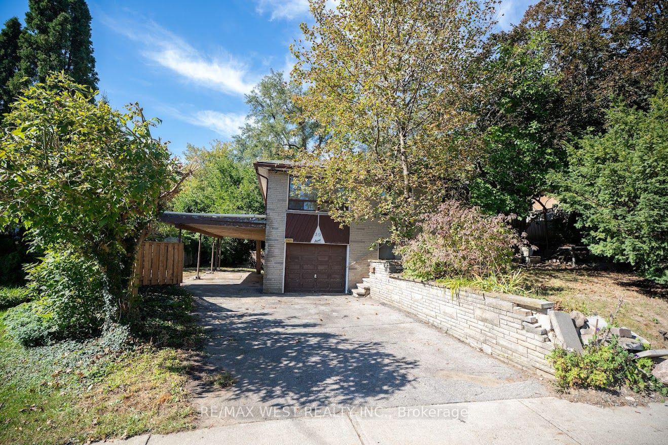 Photo 1 of 39 Mcmanus Road, Etobicoke, Kingsview Village-The Westway — HOMEH