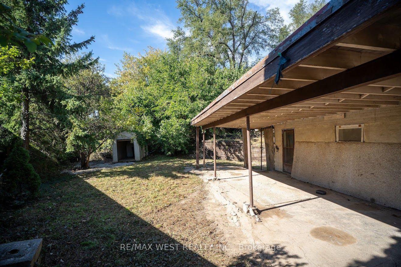Photo 8 of 39 Mcmanus Road, Etobicoke, Kingsview Village-The Westway — HOMEH