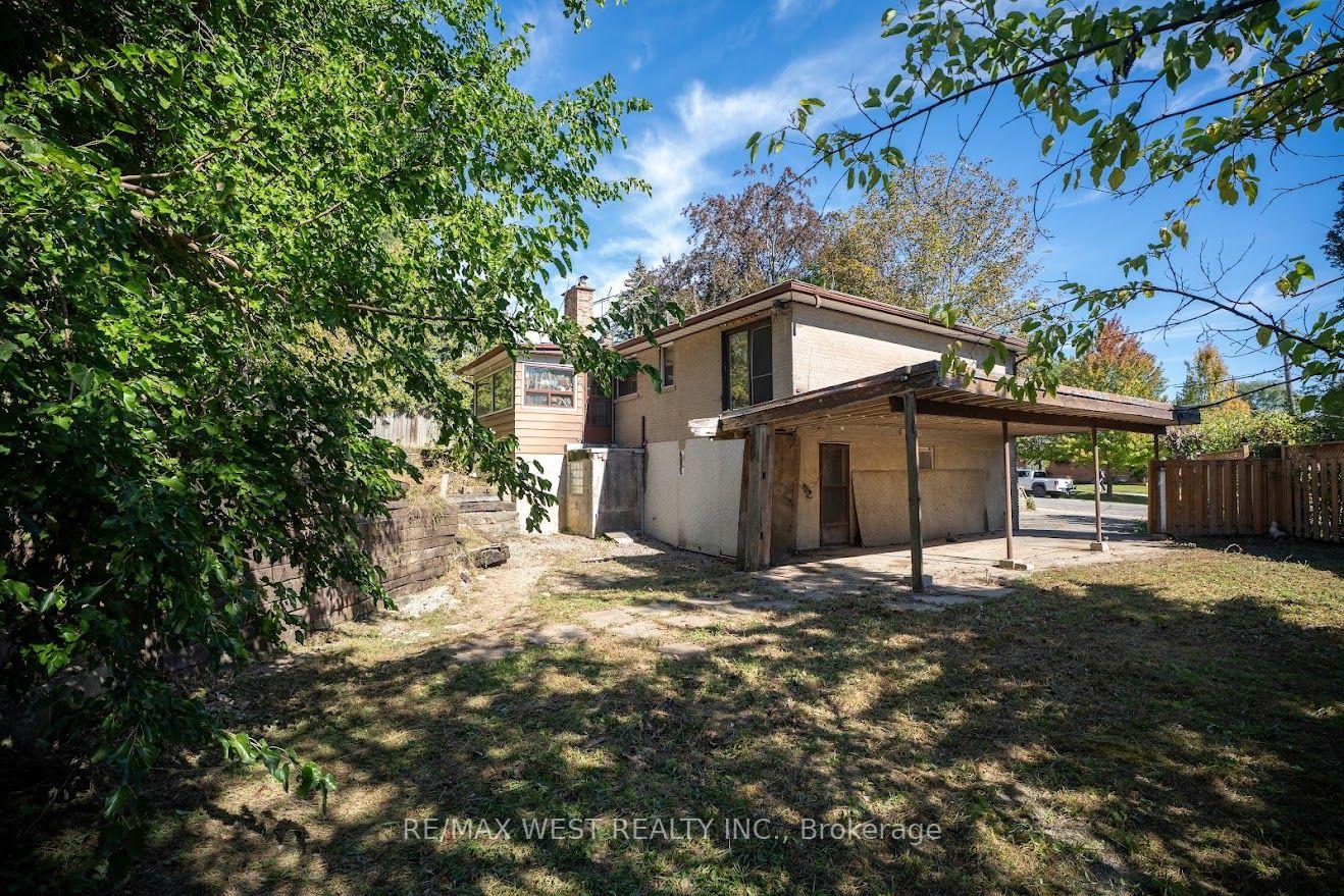 Photo 11 of 39 Mcmanus Road, Etobicoke, Kingsview Village-The Westway — HOMEH