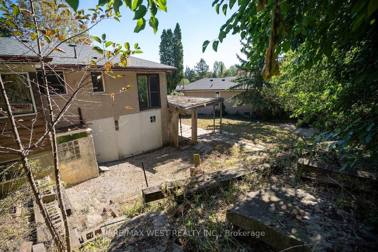Photo 14 of 39 Mcmanus Road, Etobicoke, Kingsview Village-The Westway — HOMEH