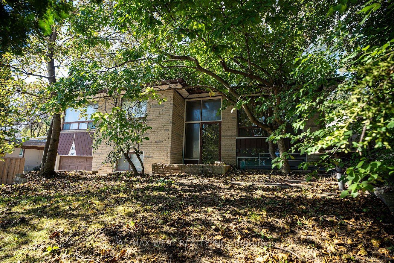Photo 18 of 39 Mcmanus Road, Etobicoke, Kingsview Village-The Westway — HOMEH