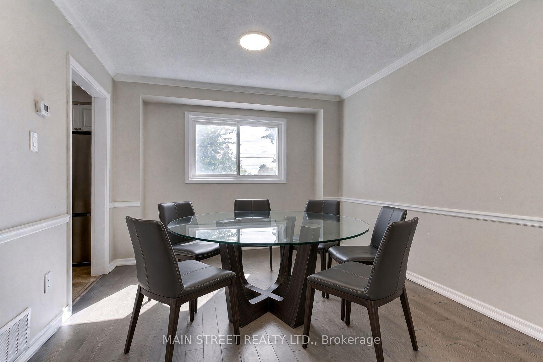 Photo 9 of 850 Arnold Crescent, Newmarket, Gorham-College Manor — HOMEH