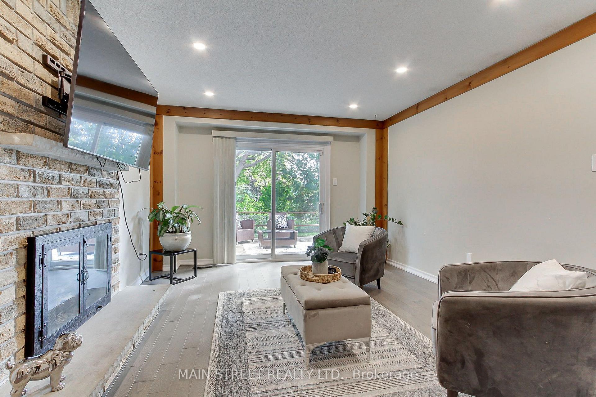 Photo 13 of 850 Arnold Crescent, Newmarket, Gorham-College Manor — HOMEH