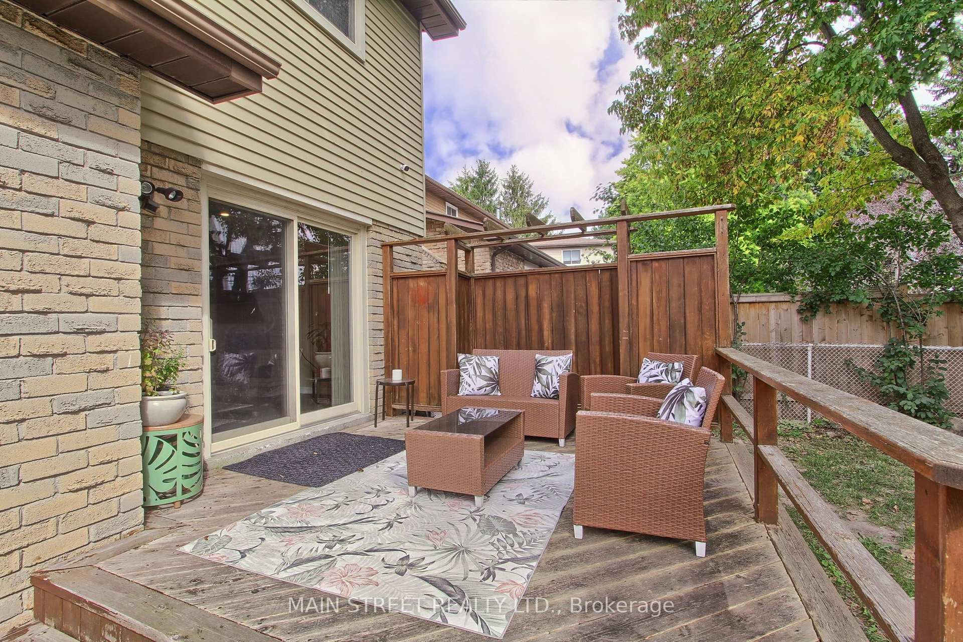 Photo 14 of 850 Arnold Crescent, Newmarket, Gorham-College Manor — HOMEH
