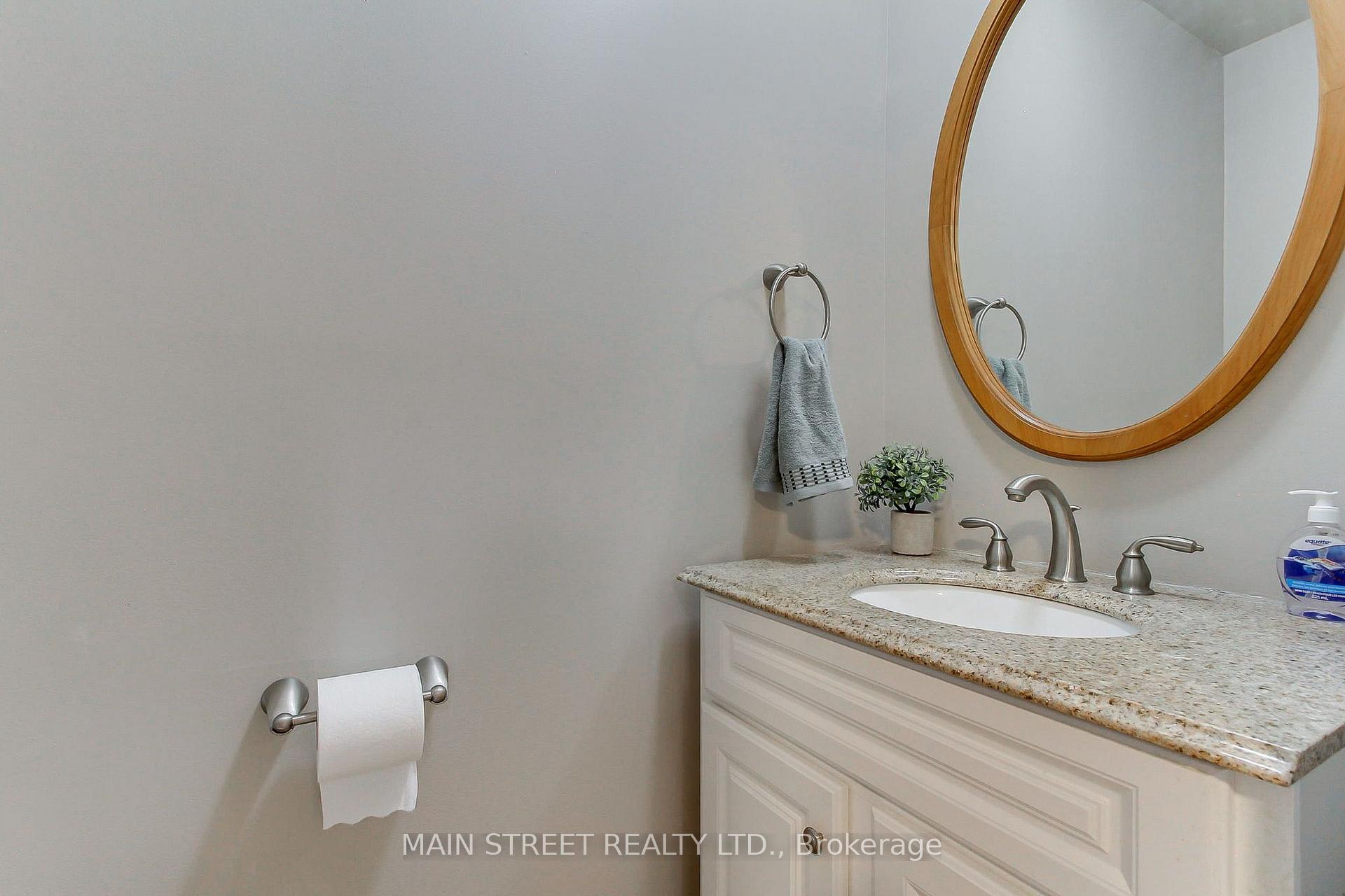 Photo 15 of 850 Arnold Crescent, Newmarket, Gorham-College Manor — HOMEH