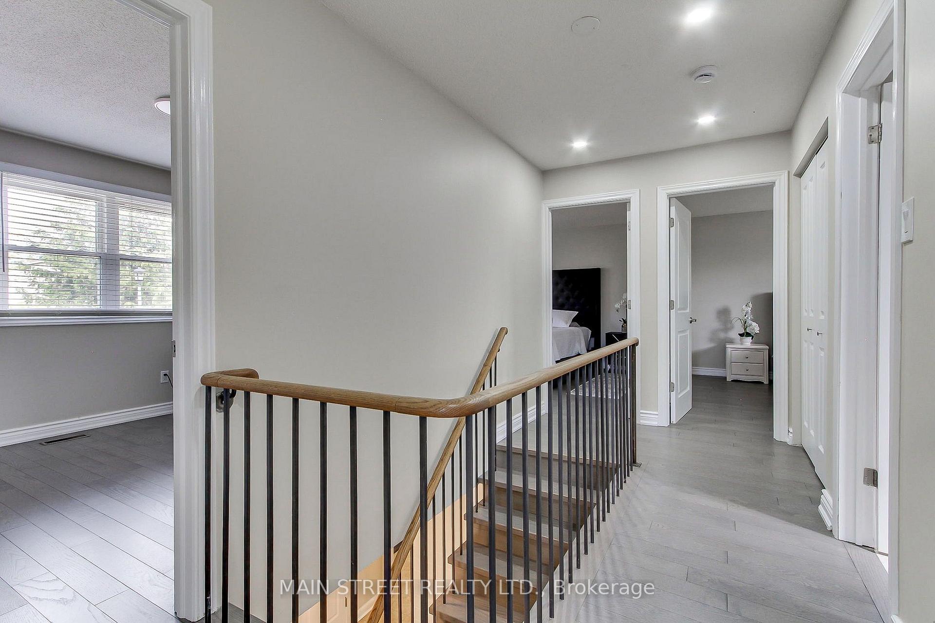 Photo 17 of 850 Arnold Crescent, Newmarket, Gorham-College Manor — HOMEH