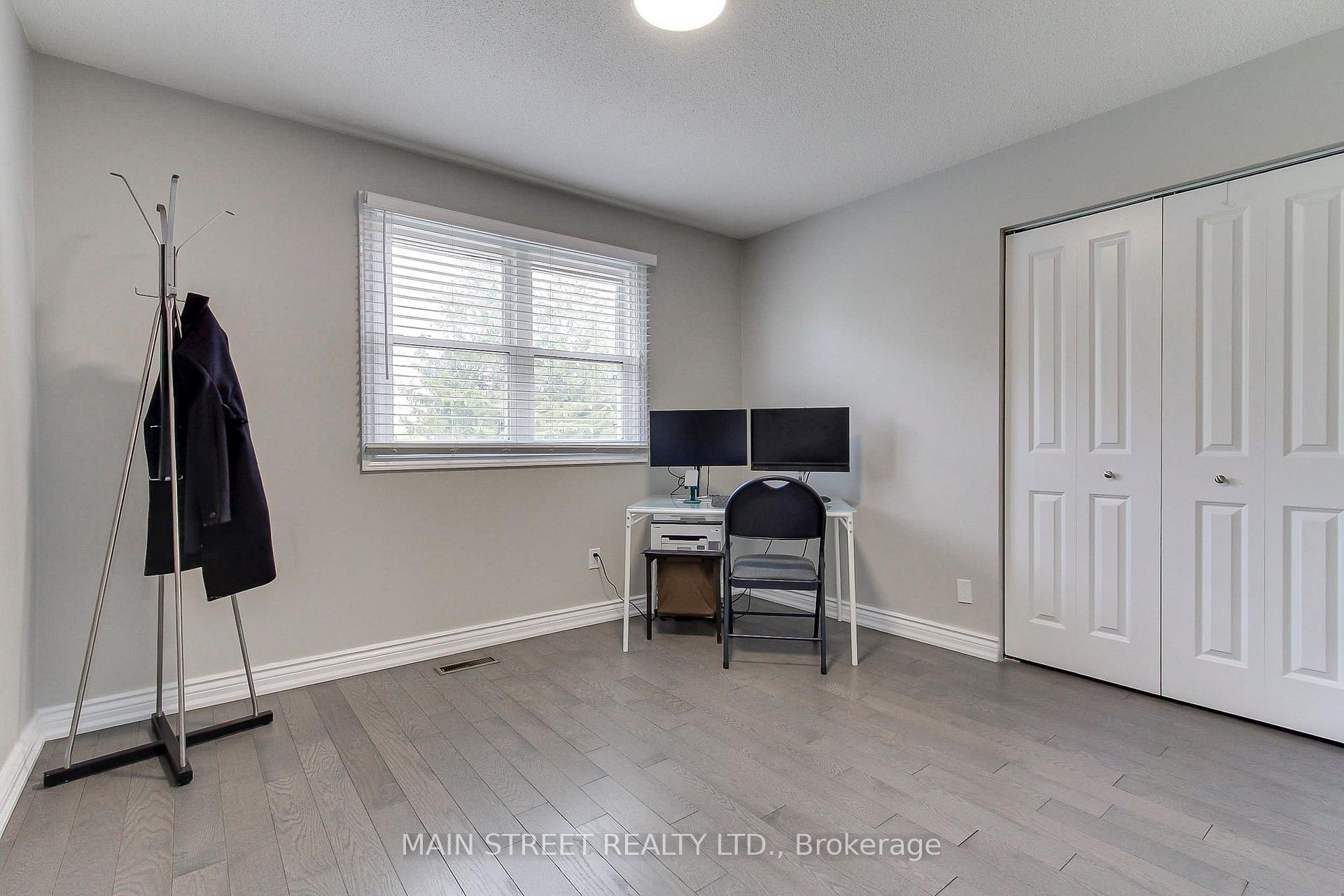 Photo 23 of 850 Arnold Crescent, Newmarket, Gorham-College Manor — HOMEH