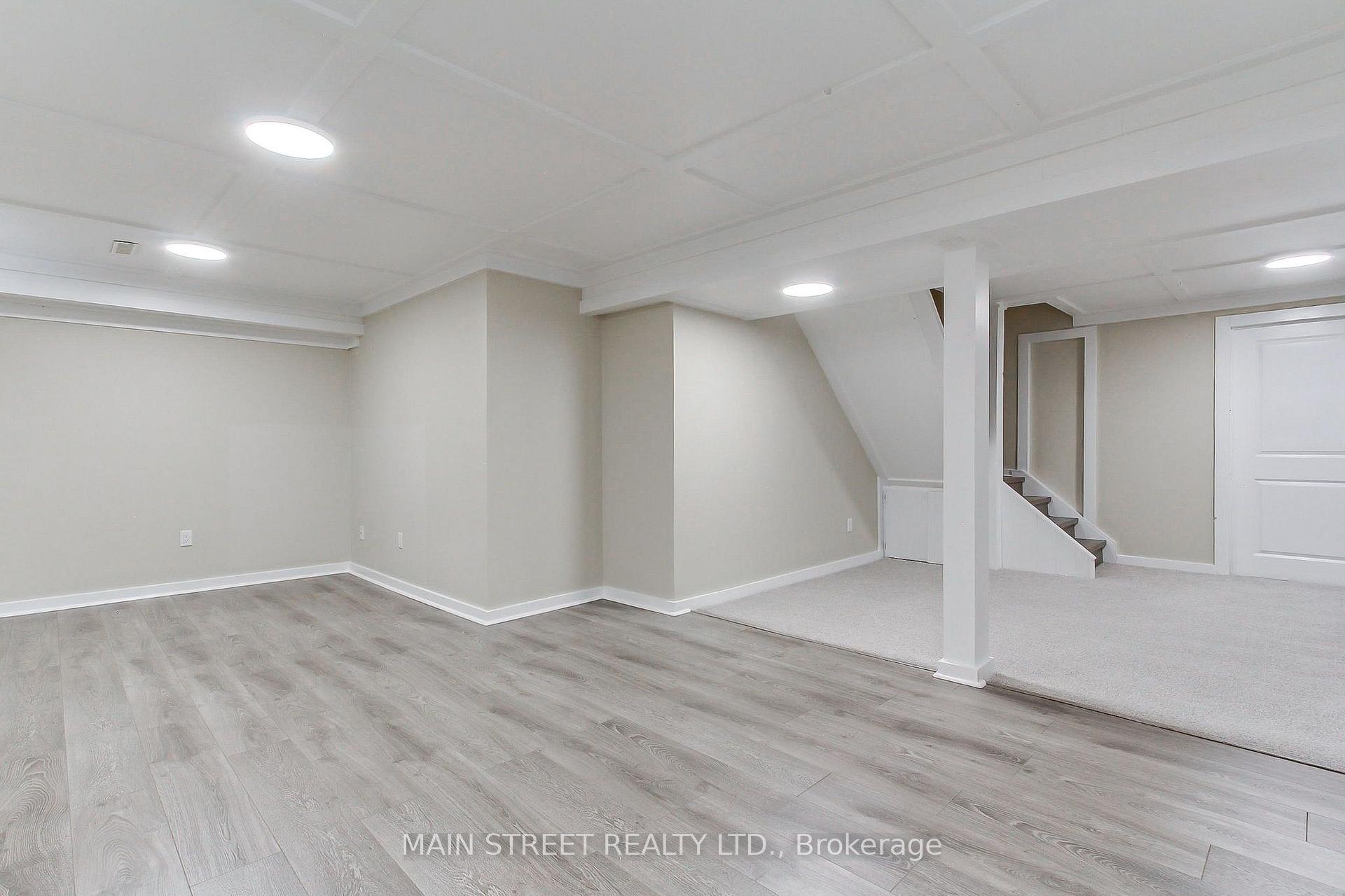 Photo 26 of 850 Arnold Crescent, Newmarket, Gorham-College Manor — HOMEH