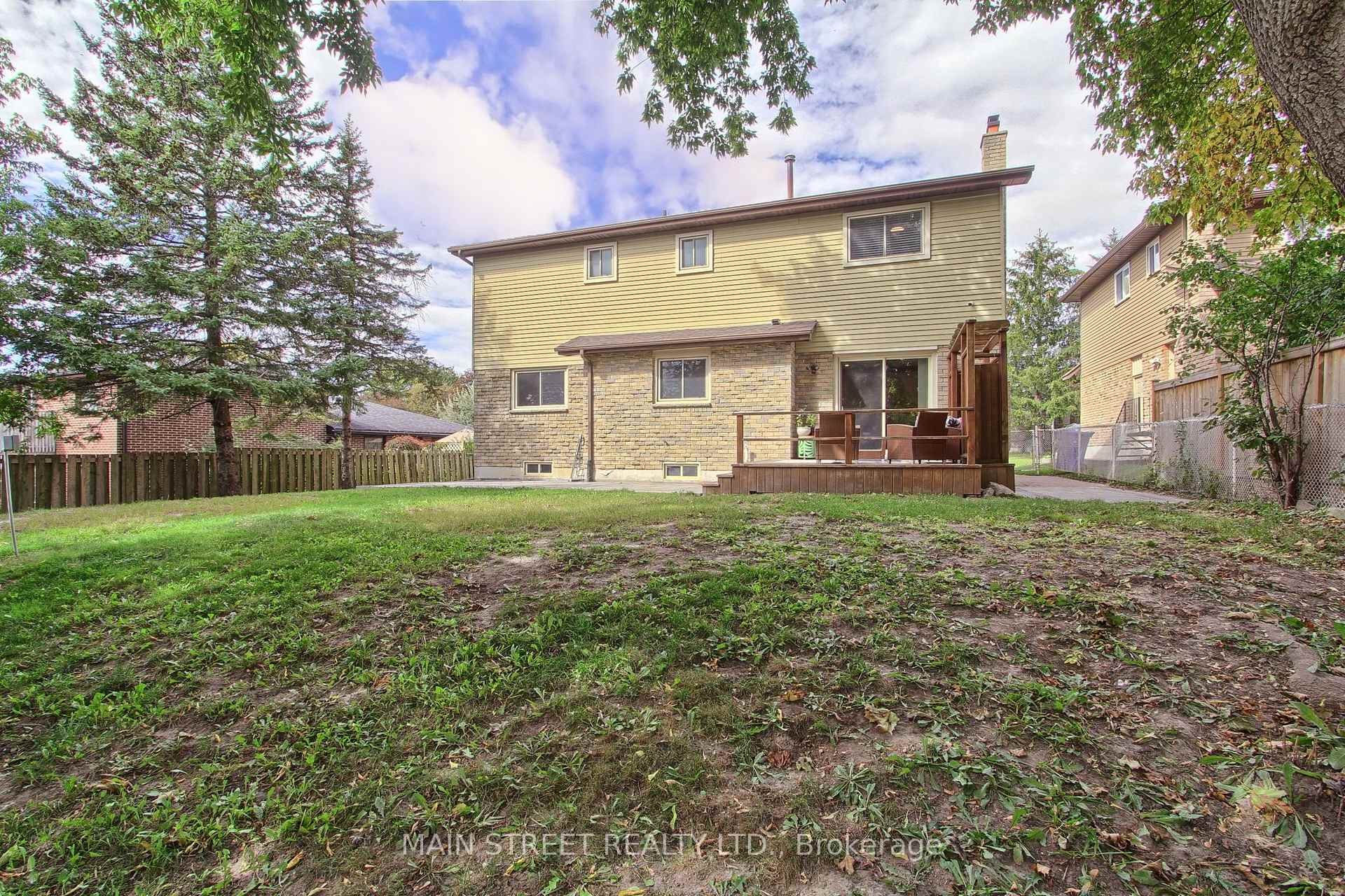 Photo 28 of 850 Arnold Crescent, Newmarket, Gorham-College Manor — HOMEH