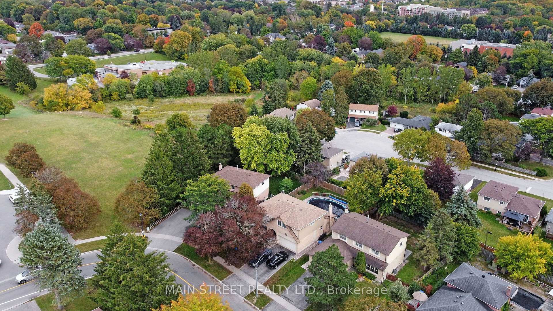 Photo 29 of 850 Arnold Crescent, Newmarket, Gorham-College Manor — HOMEH