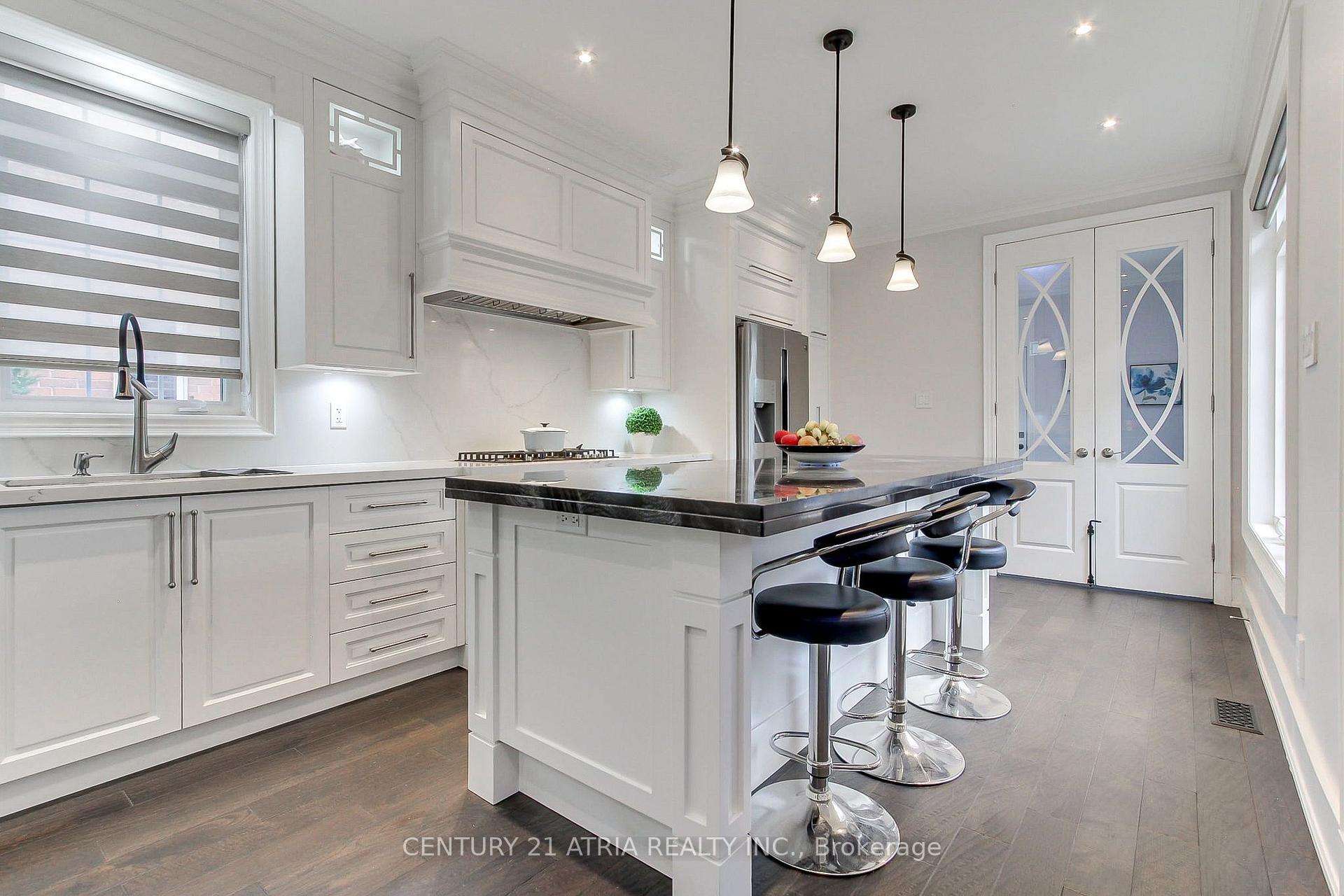 Photo 16 of 111 Zokol Drive, Aurora, Bayview Northeast — HOMEH