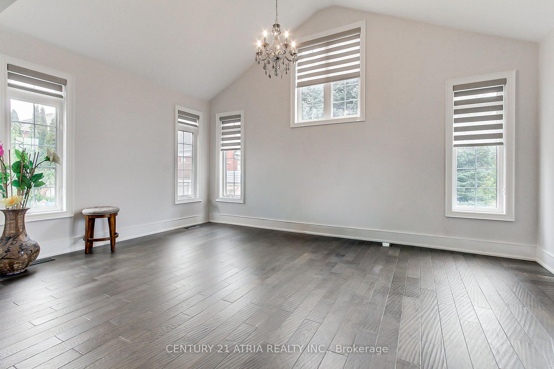 Photo 51 of 111 Zokol Drive, Aurora, Bayview Northeast — HOMEH