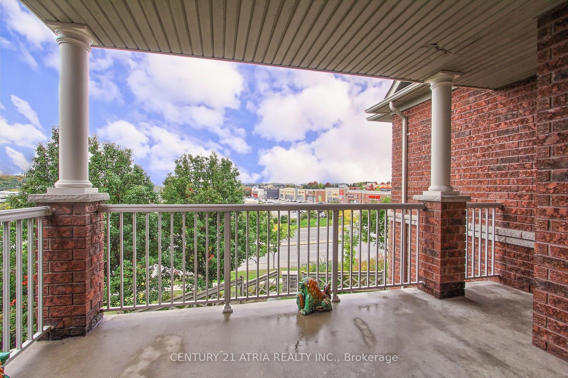 Photo 24 of 111 Zokol Drive, Aurora, Bayview Northeast — HOMEH