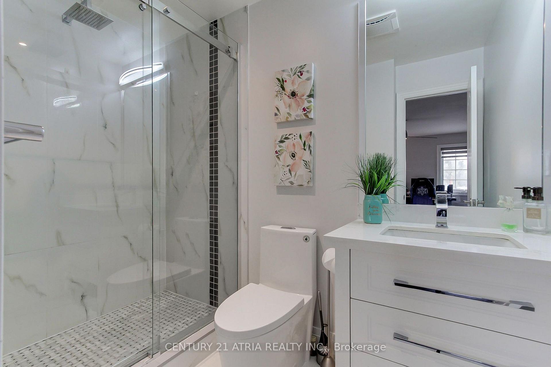 Photo 33 of 111 Zokol Drive, Aurora, Bayview Northeast — HOMEH