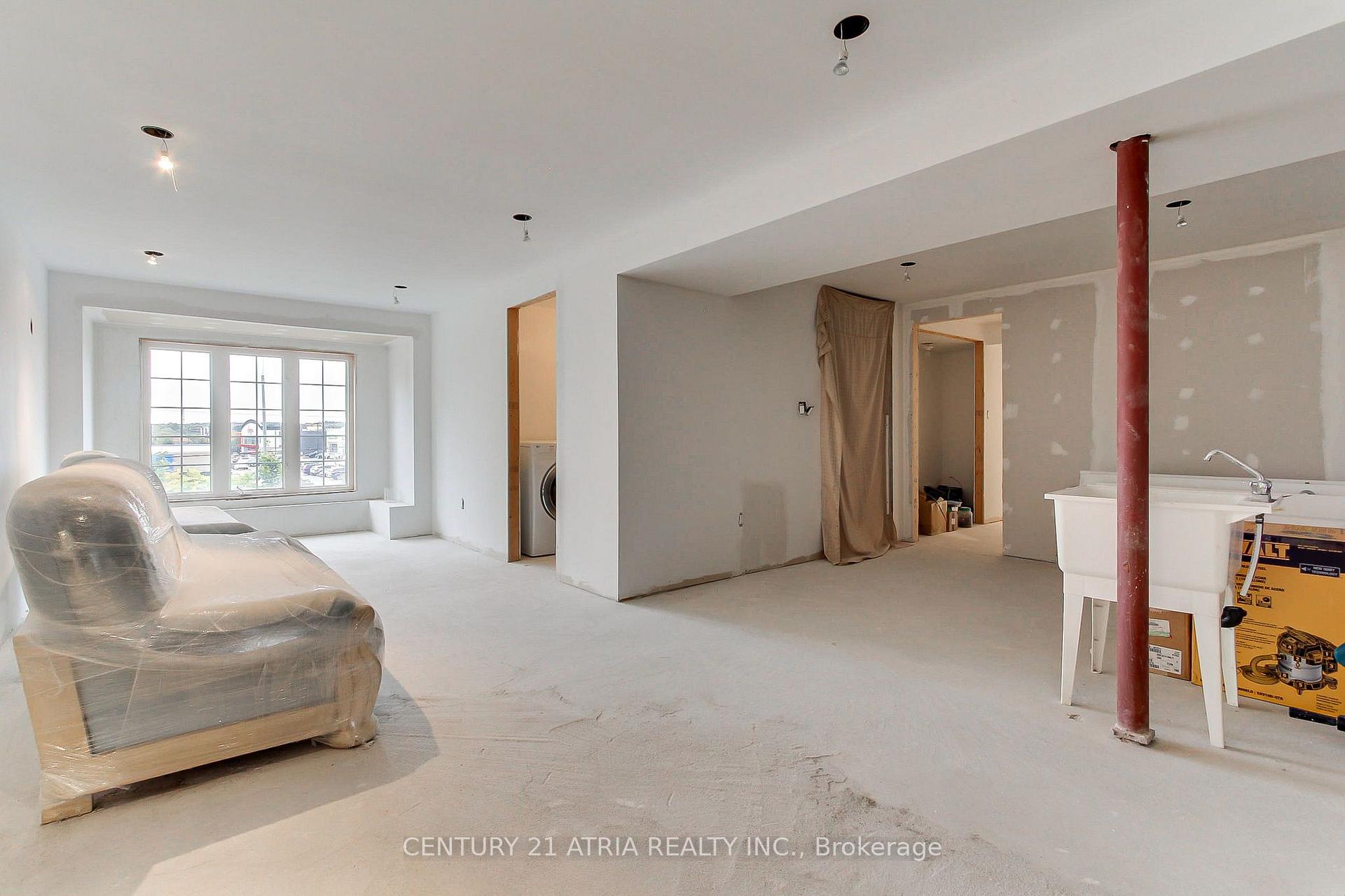 Photo 40 of 111 Zokol Drive, Aurora, Bayview Northeast — HOMEH