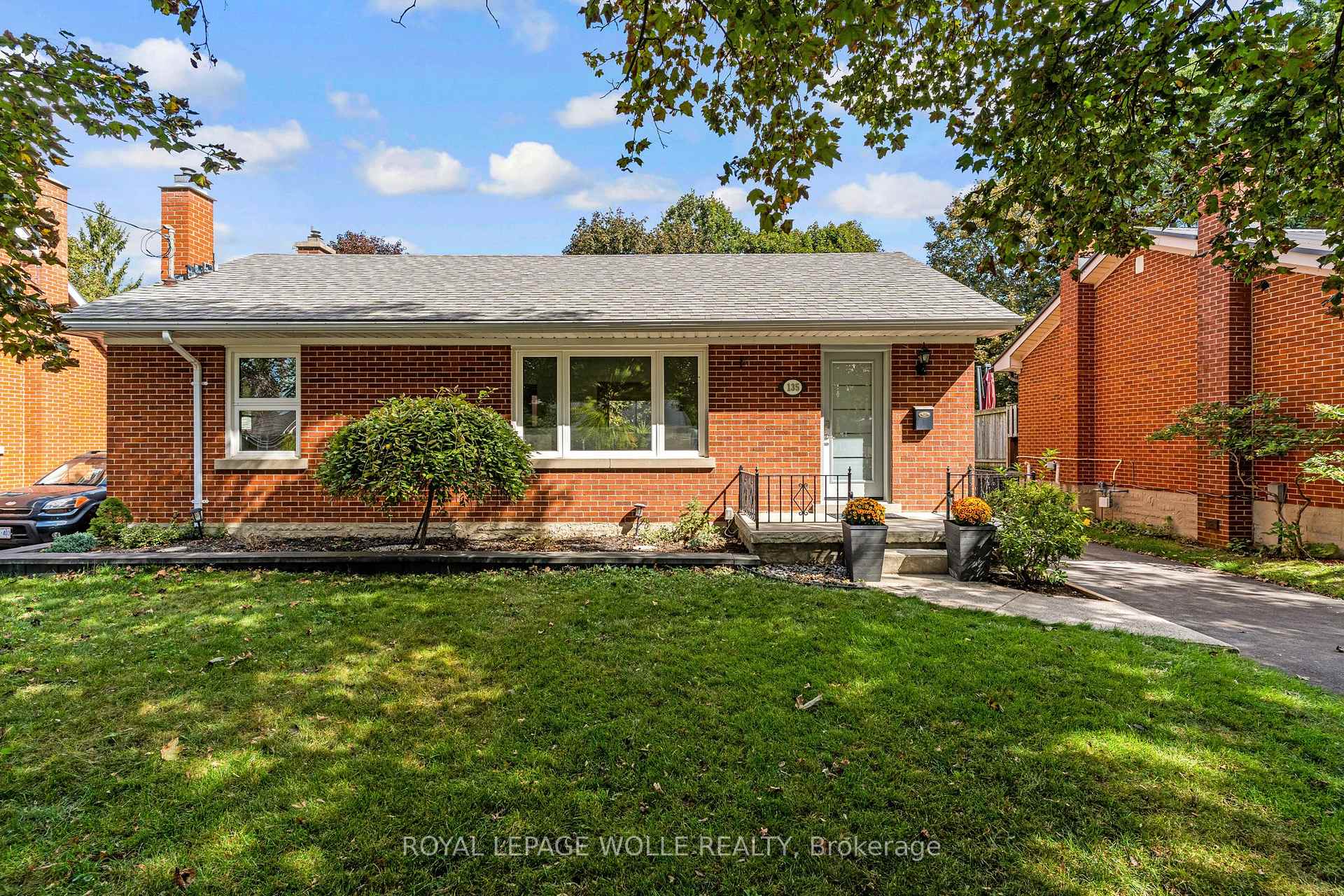 Photo 2 of 135 Patricia Avenue, Kitchener, Cherry Hill — HOMEH