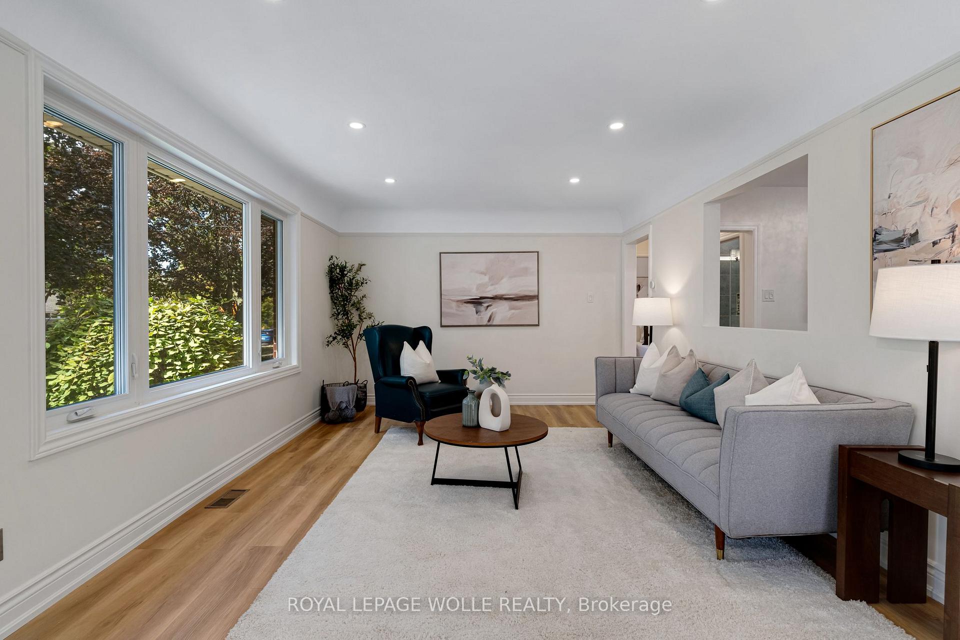 Photo 10 of 135 Patricia Avenue, Kitchener, Cherry Hill — HOMEH