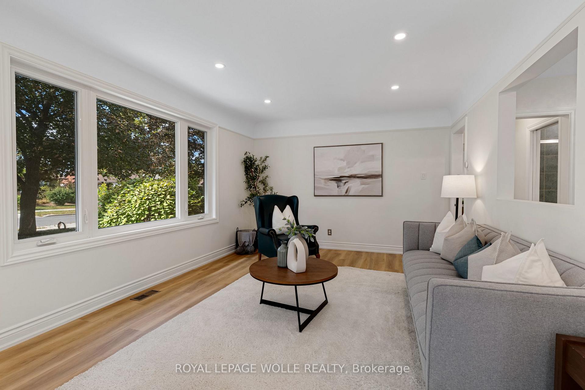 Photo 11 of 135 Patricia Avenue, Kitchener, Cherry Hill — HOMEH