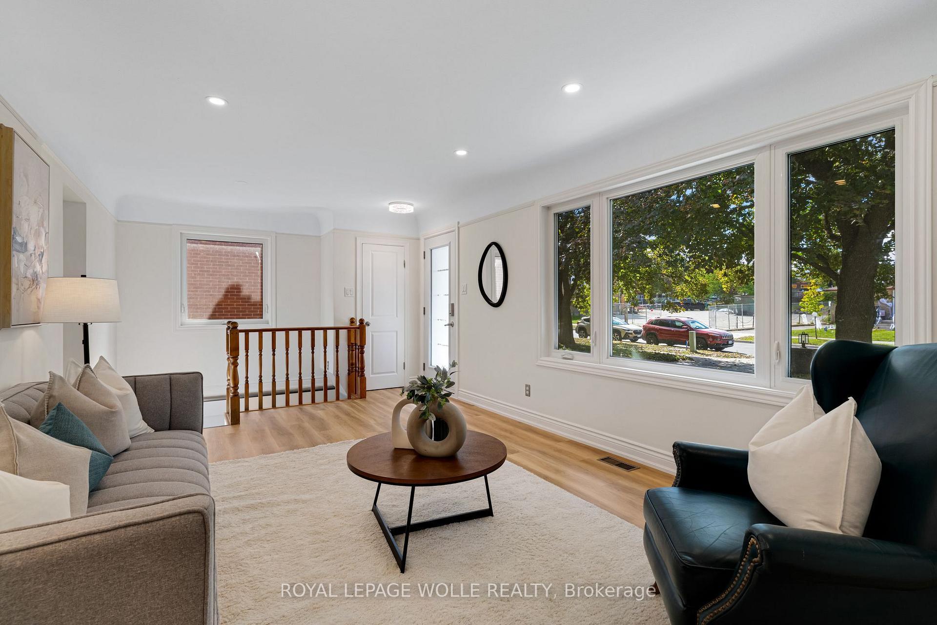 Photo 13 of 135 Patricia Avenue, Kitchener, Cherry Hill — HOMEH