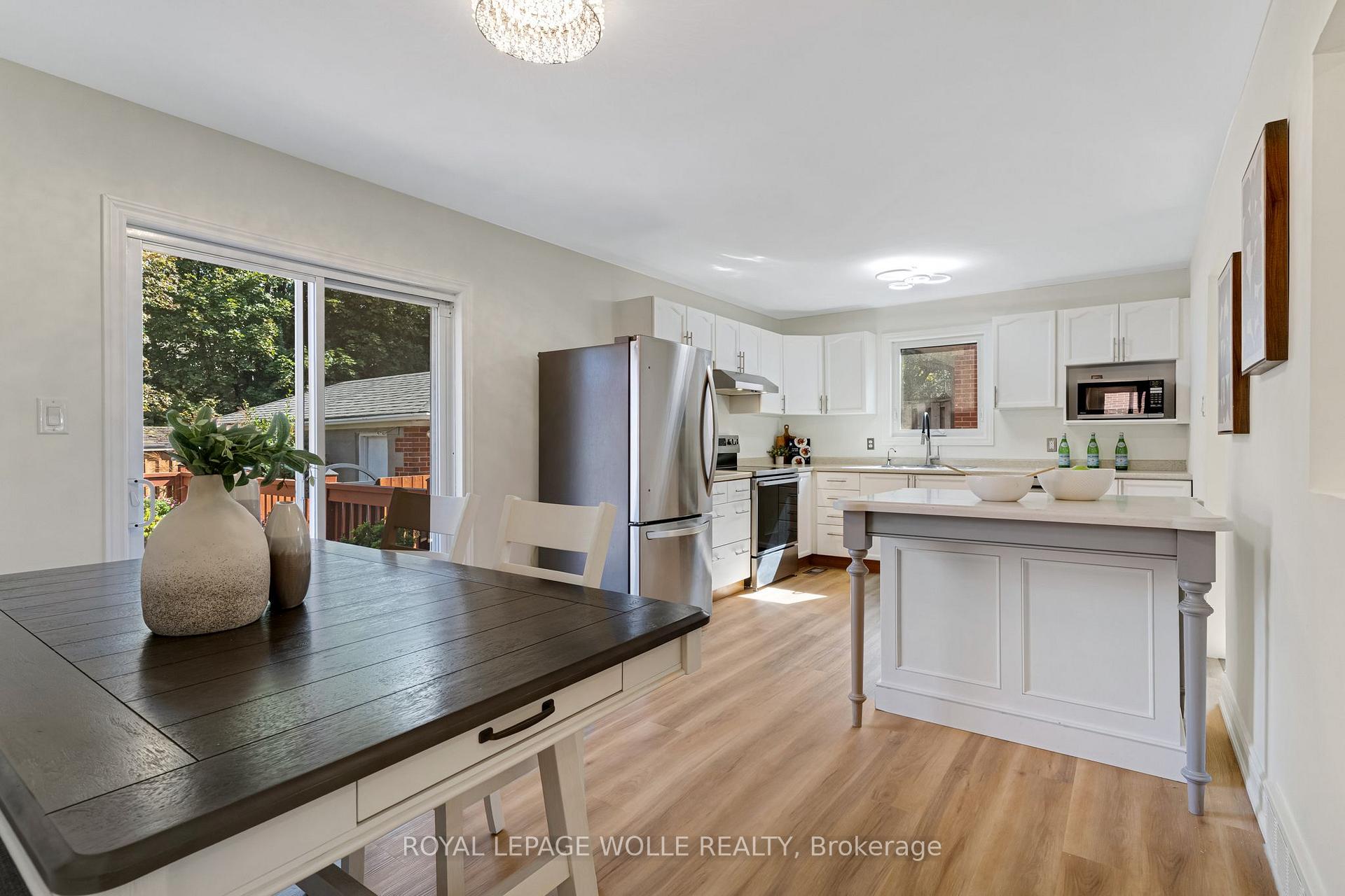 Photo 21 of 135 Patricia Avenue, Kitchener, Cherry Hill — HOMEH