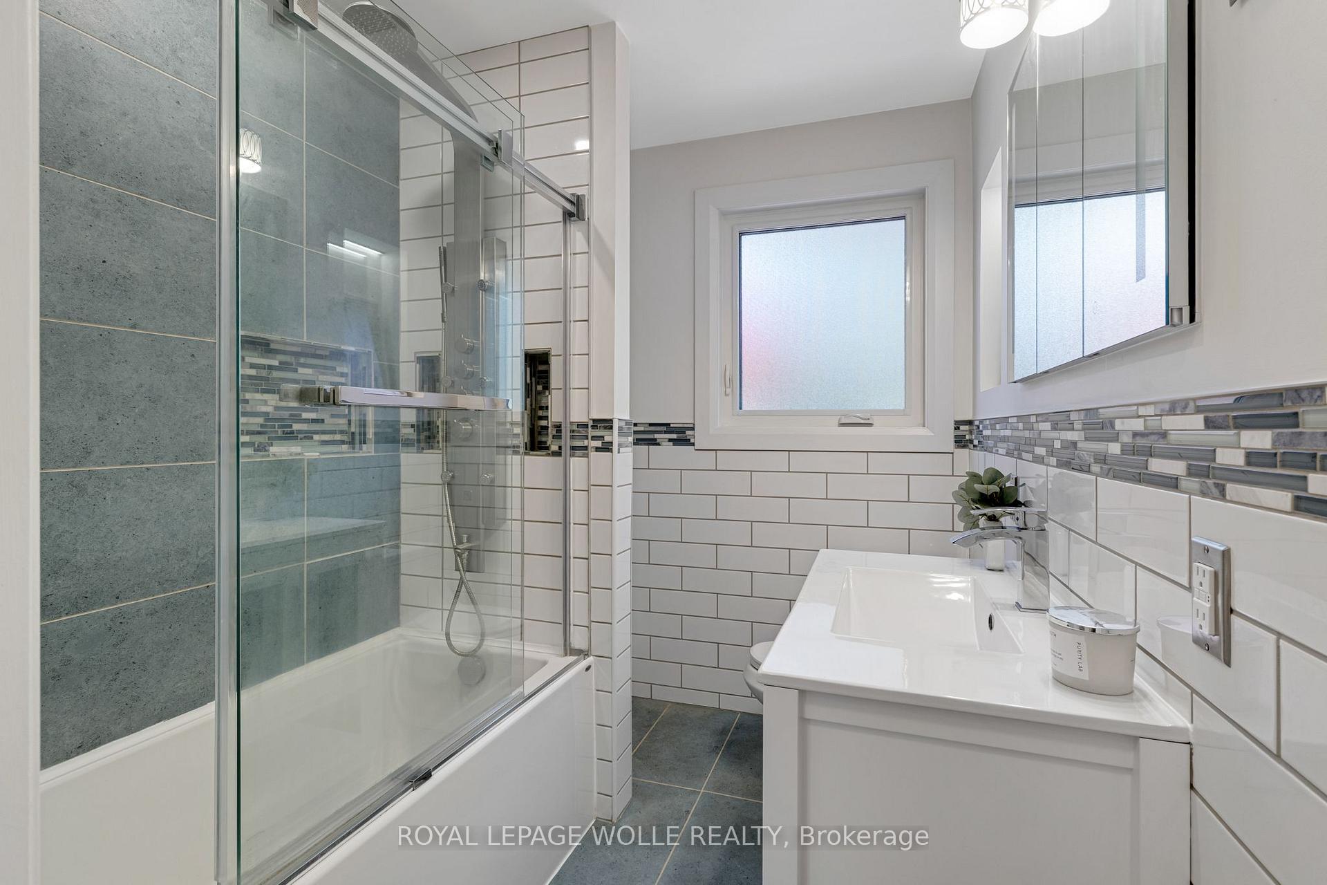 Photo 24 of 135 Patricia Avenue, Kitchener, Cherry Hill — HOMEH