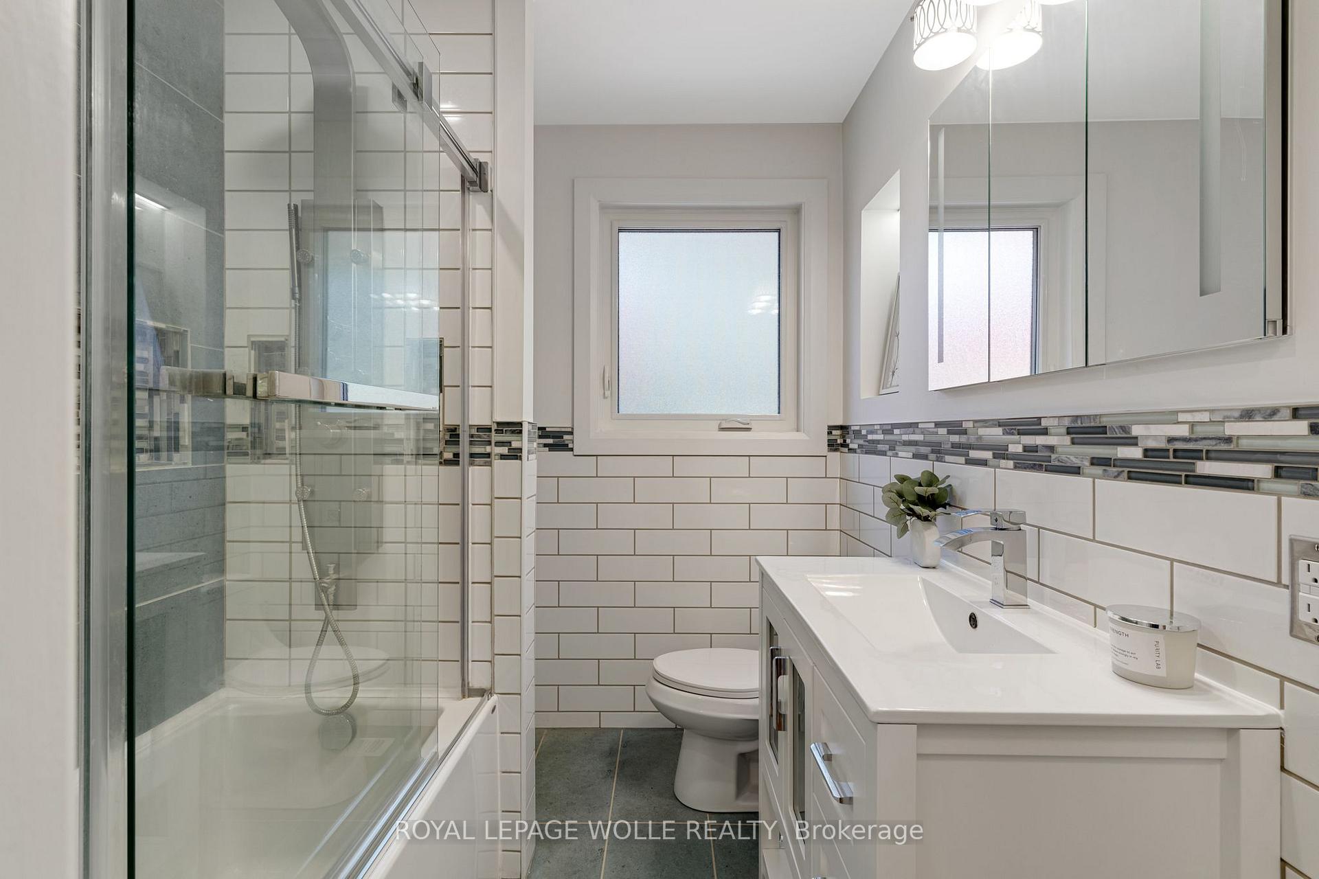 Photo 25 of 135 Patricia Avenue, Kitchener, Cherry Hill — HOMEH