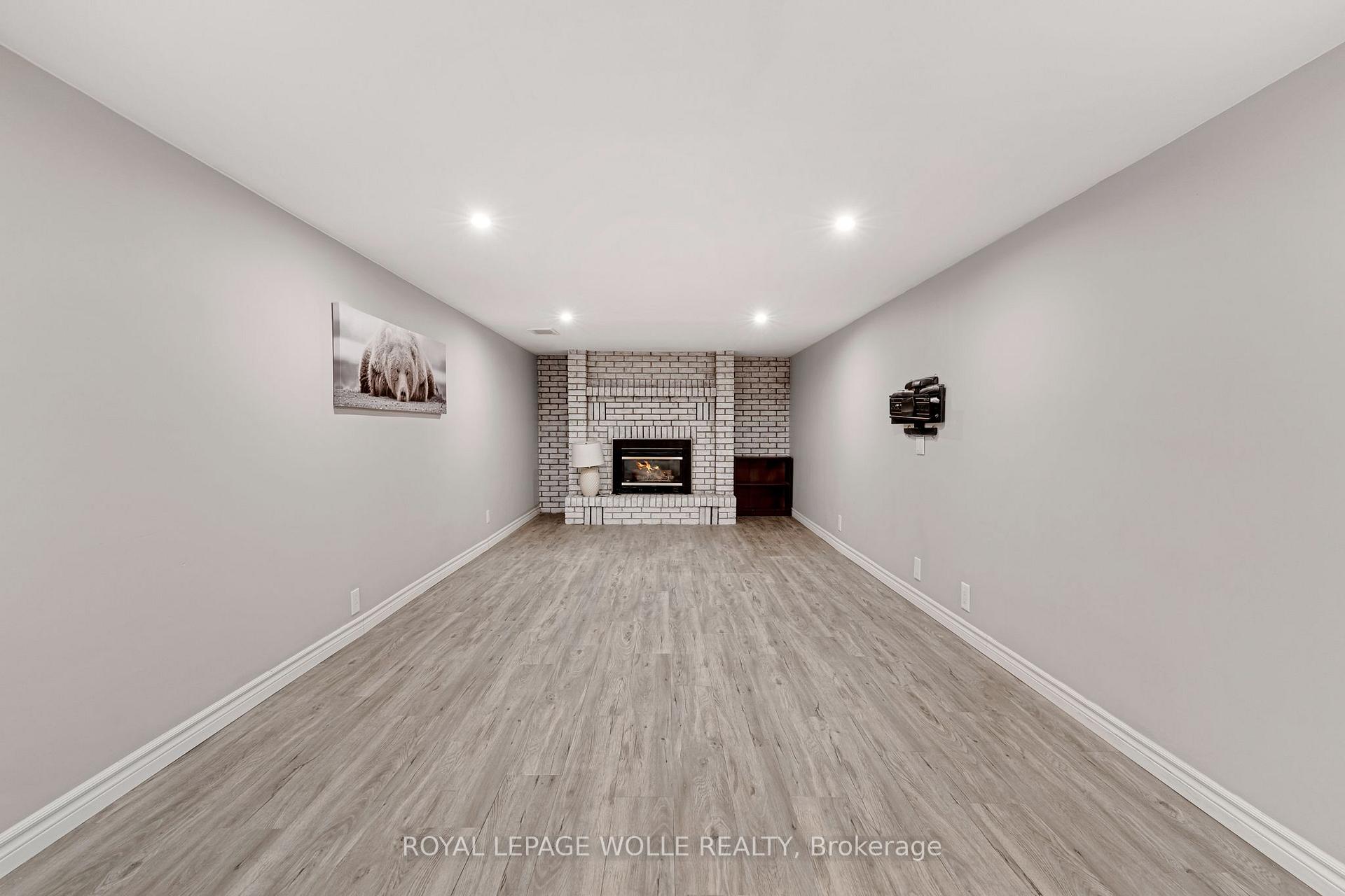 Photo 31 of 135 Patricia Avenue, Kitchener, Cherry Hill — HOMEH