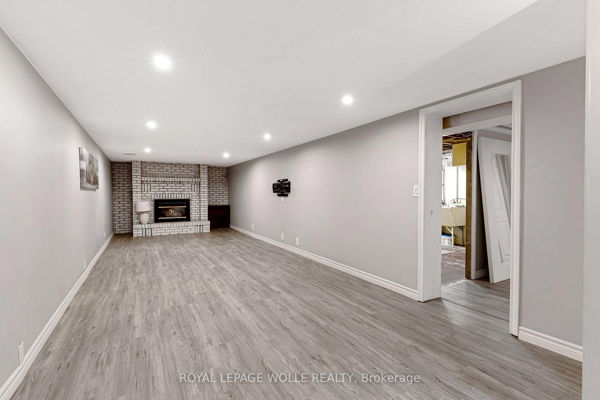 Photo 32 of 135 Patricia Avenue, Kitchener, Cherry Hill — HOMEH