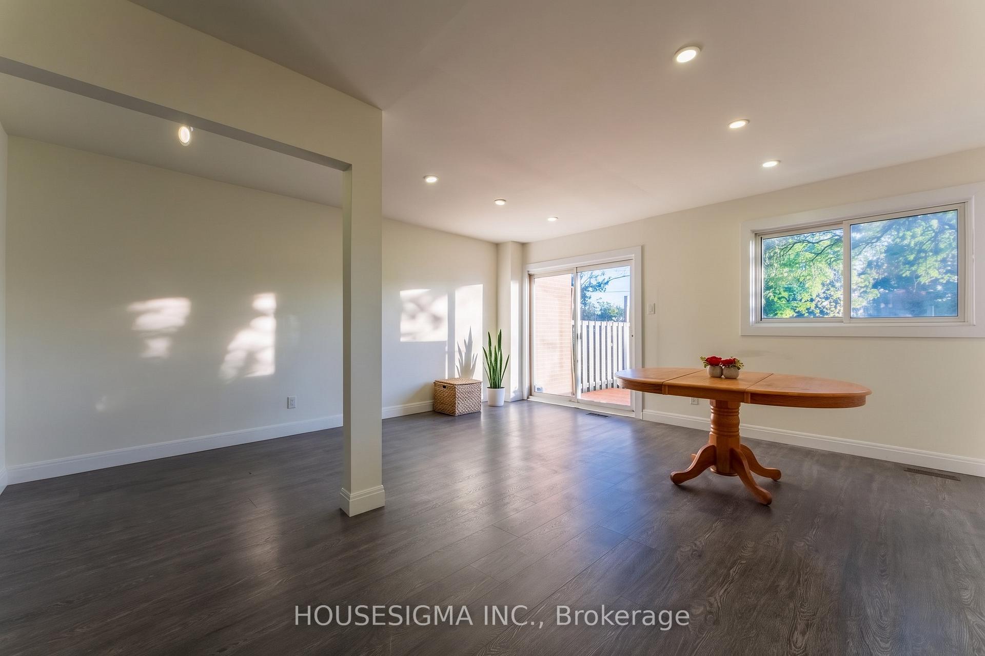 Photo 5 of 33 College Crescent, Barrie, Grove East — HOMEH