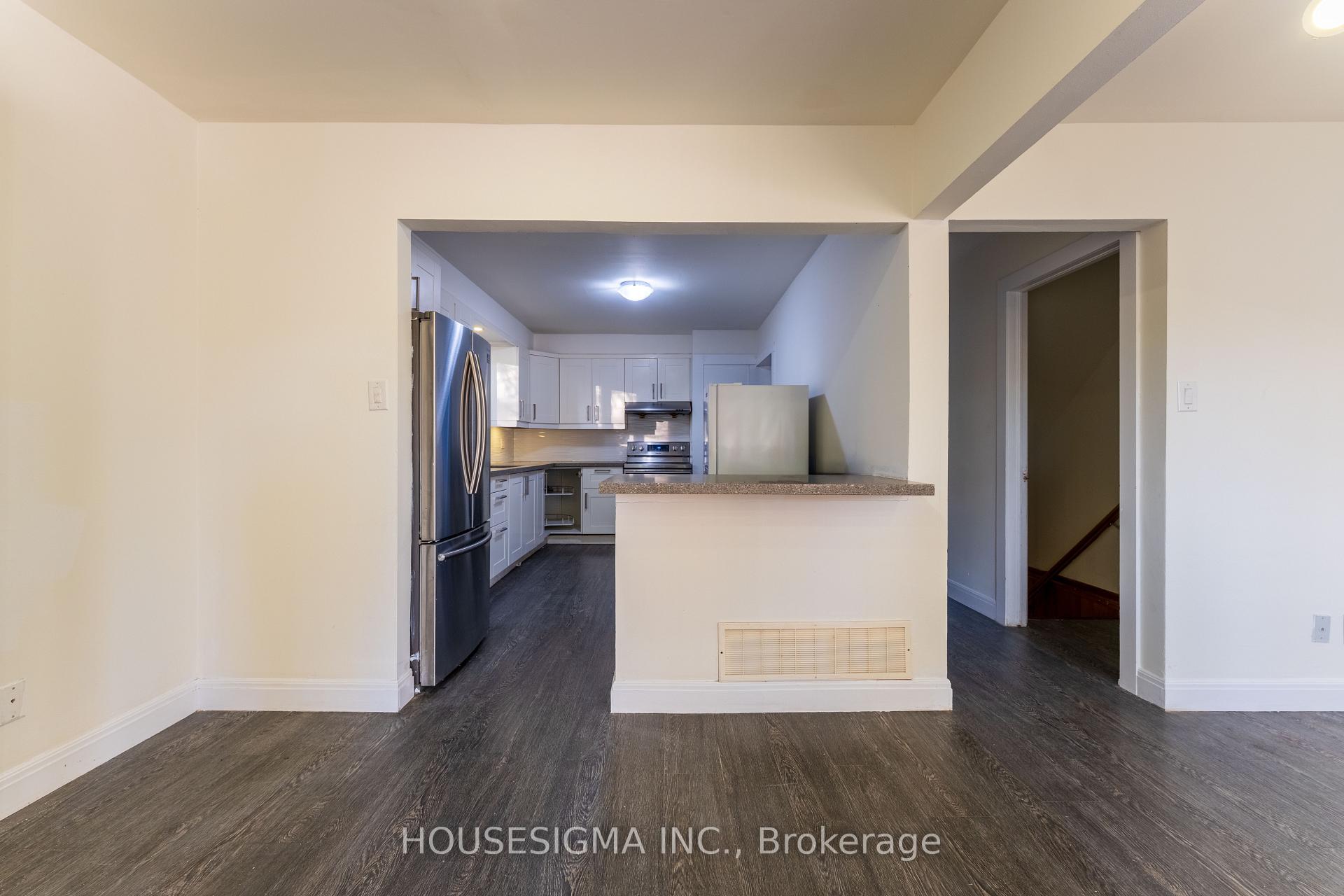 Photo 7 of 33 College Crescent, Barrie, Grove East — HOMEH
