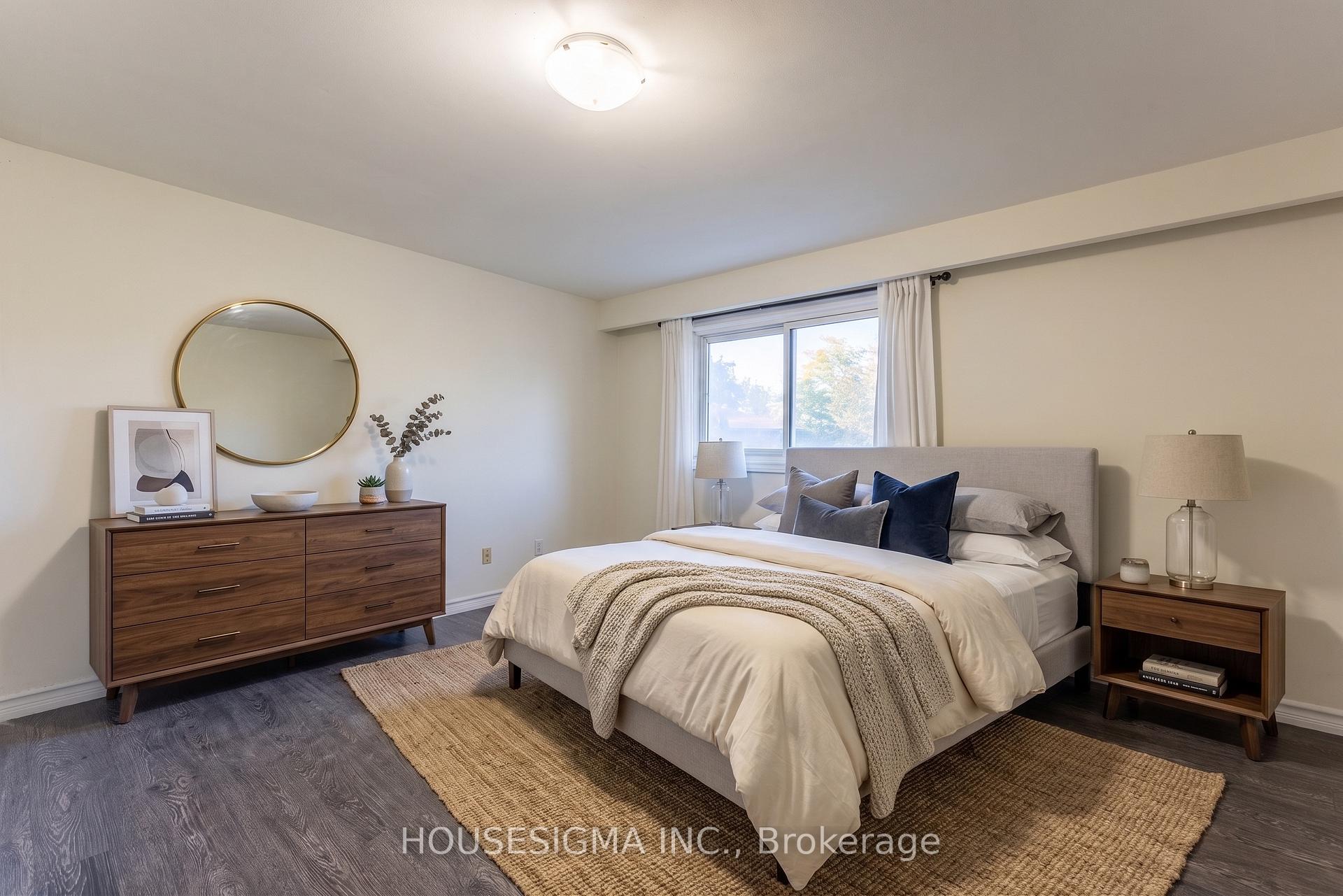 Photo 10 of 33 College Crescent, Barrie, Grove East — HOMEH