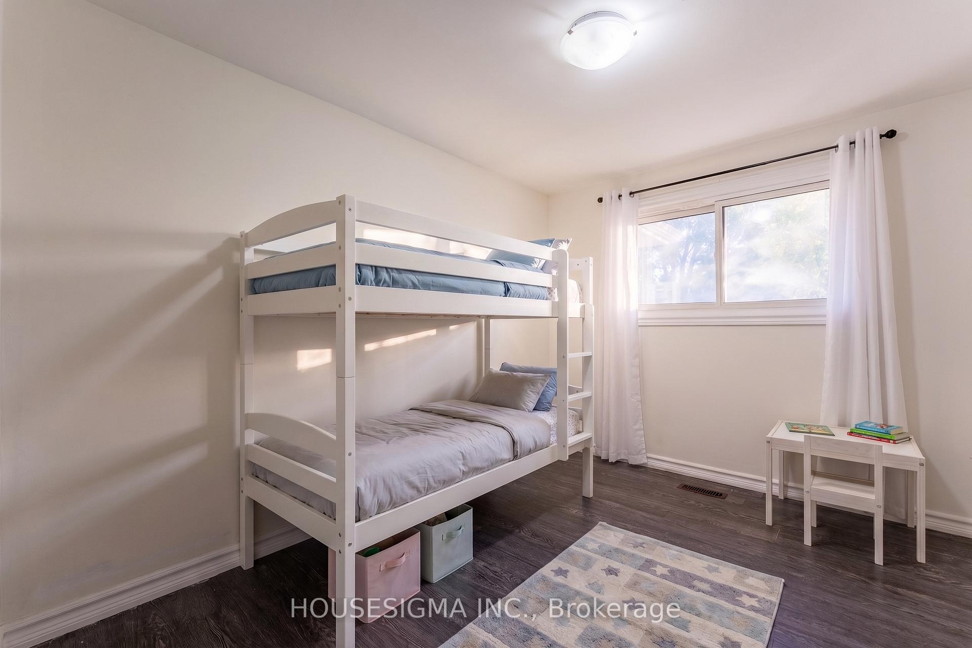 Photo 11 of 33 College Crescent, Barrie, Grove East — HOMEH