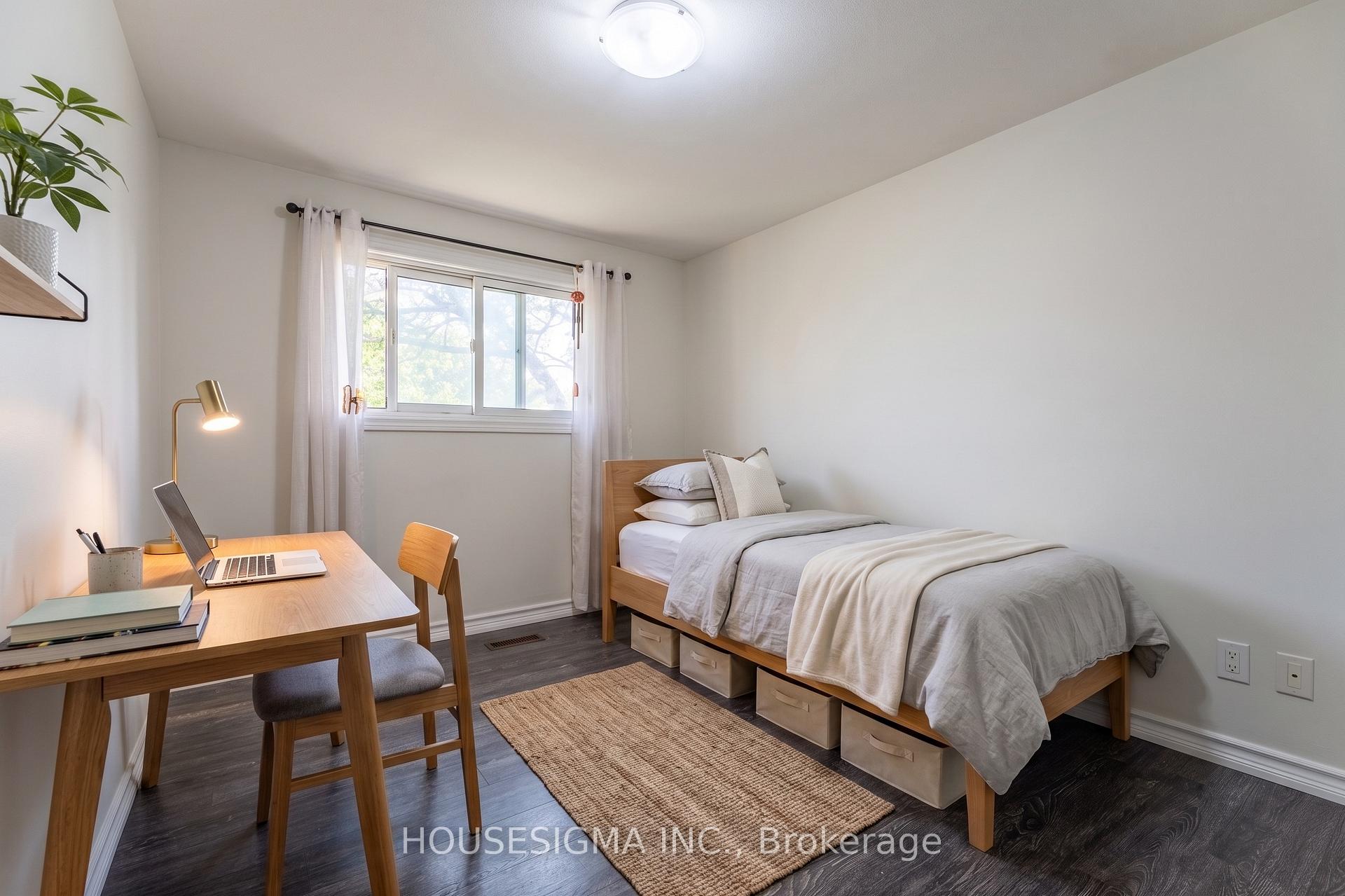 Photo 12 of 33 College Crescent, Barrie, Grove East — HOMEH