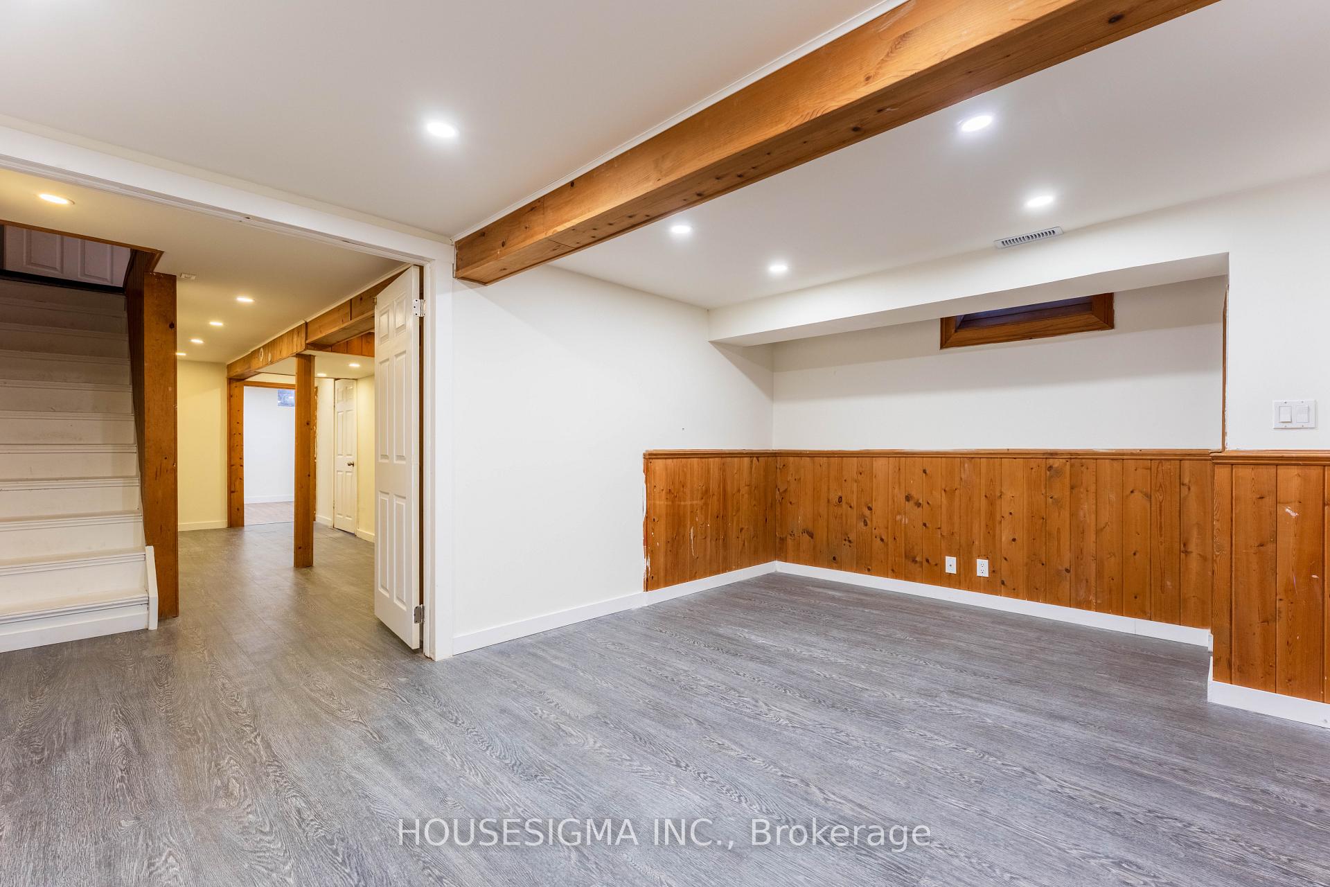 Photo 15 of 33 College Crescent, Barrie, Grove East — HOMEH